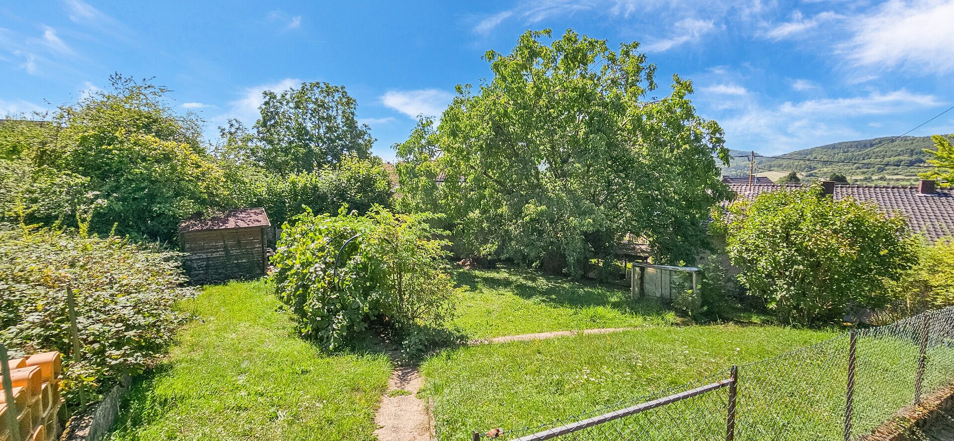 Immobilienangebot - Merzig - Alle - Mehrgenerationenhaus mit Einliegerwohnung und großem Grundstück in ruhiger Lage!