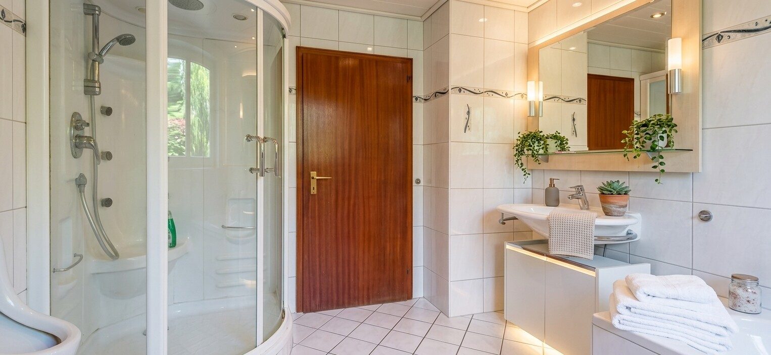 Immobilienangebot - Merzig - Alle - Mehrgenerationenhaus mit Einliegerwohnung und großem Grundstück in ruhiger Lage!