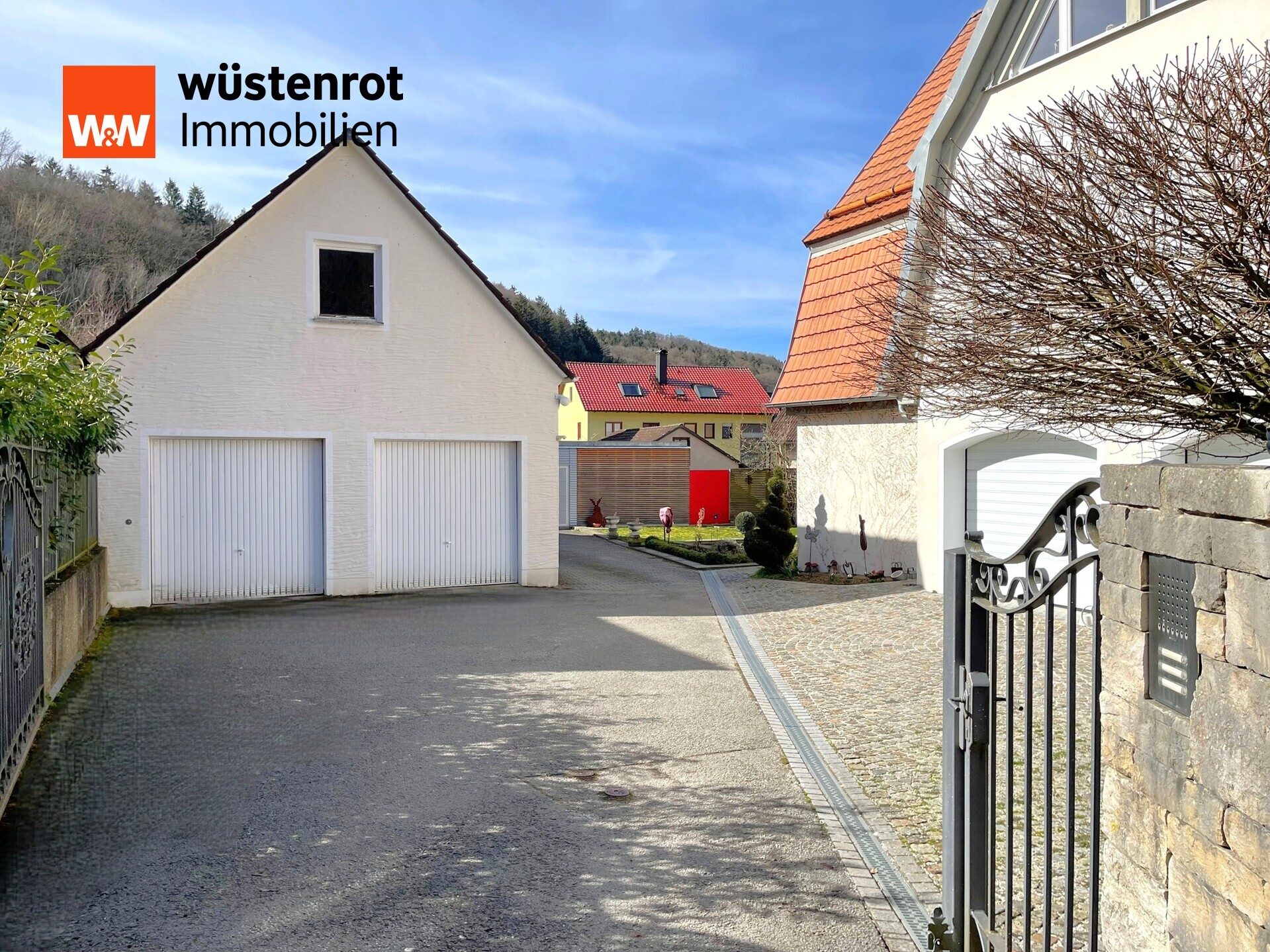 Immobilienangebot - Offenhausen / Breitenbrunn - Alle - Geschmackvolles und edles Domizil 
in ländlicher Idylle