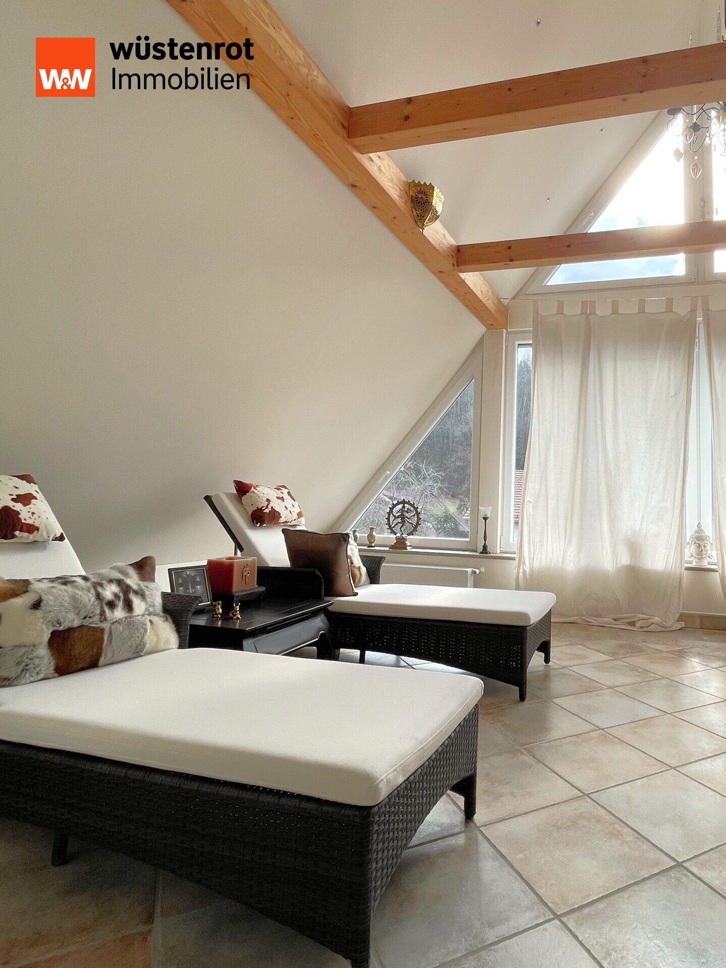 Immobilienangebot - Offenhausen / Breitenbrunn - Alle - Geschmackvolles und edles Domizil 
in ländlicher Idylle