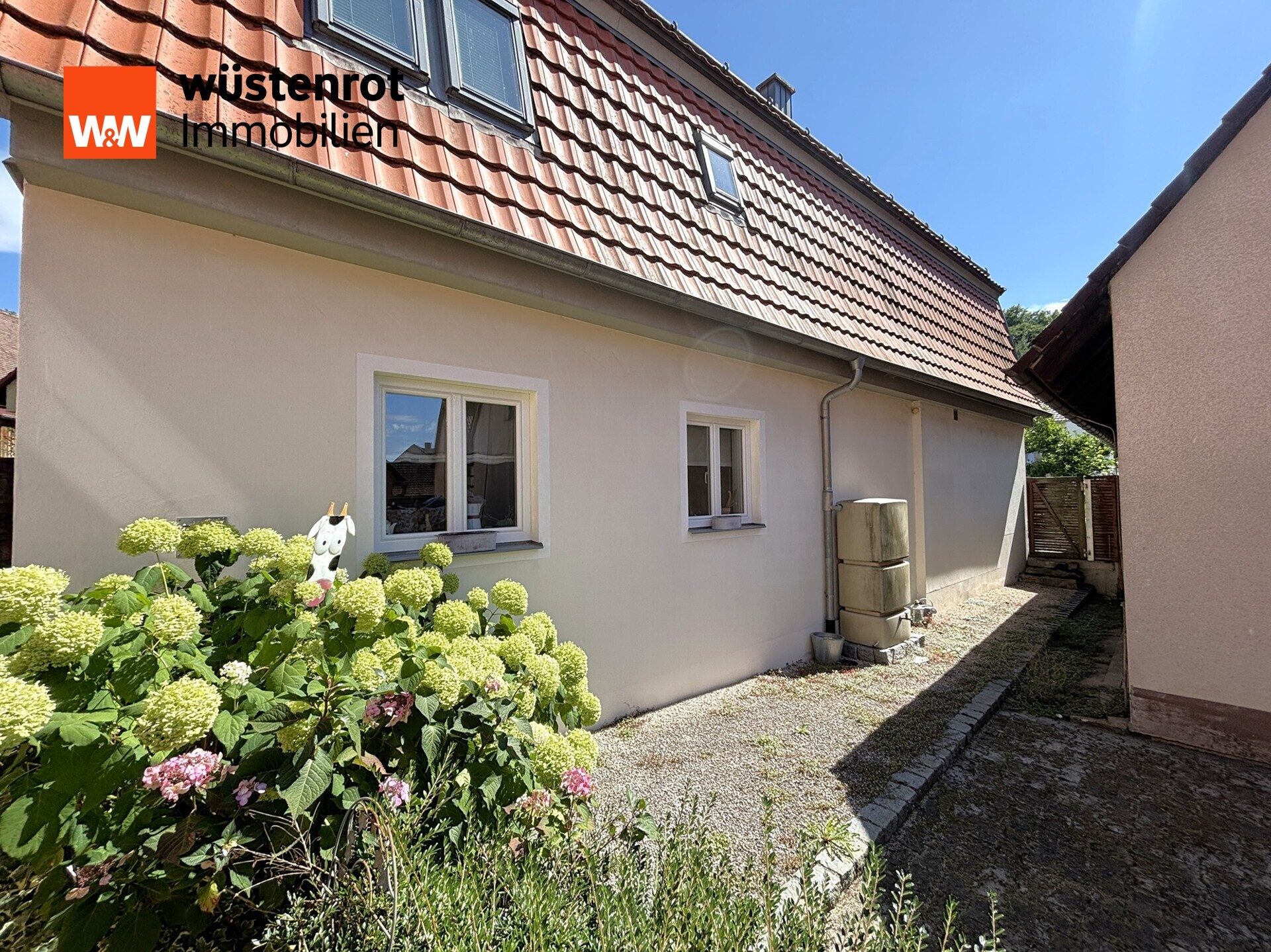 Immobilienangebot - Offenhausen / Breitenbrunn - Alle - Geschmackvolles und edles Domizil 
in ländlicher Idylle