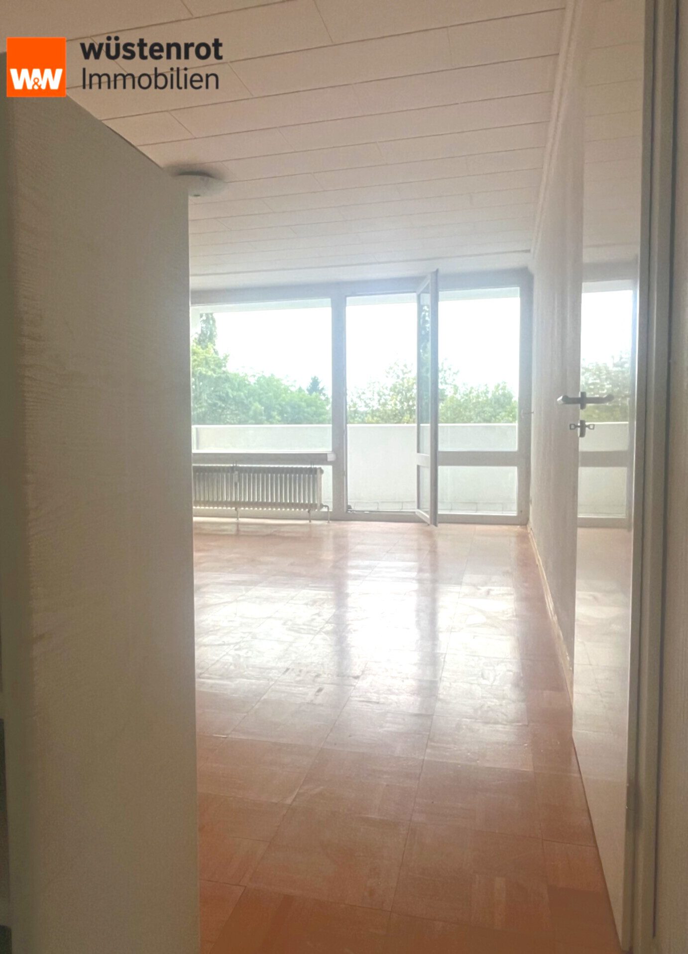 Immobilienangebot - Offenbach - Alle - Helle 2-Zimmer-Wohnung mit Ausblick und Balkon in Offenbach, nähe Ledermuseum