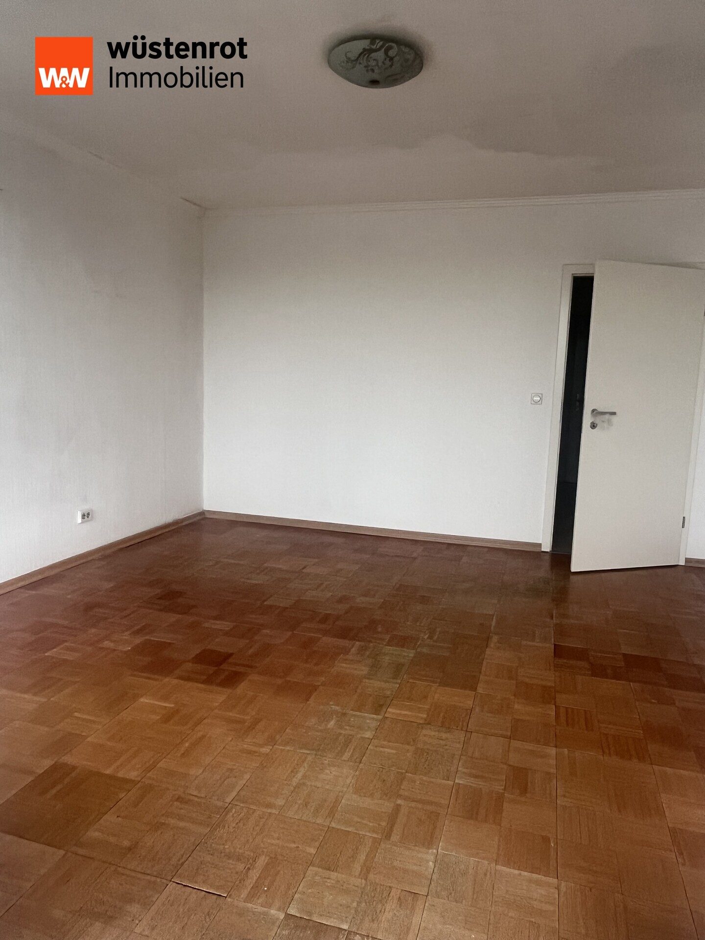 Immobilienangebot - Offenbach - Alle - Helle 2-Zimmer-Wohnung mit Ausblick und Balkon in Offenbach, nähe Ledermuseum