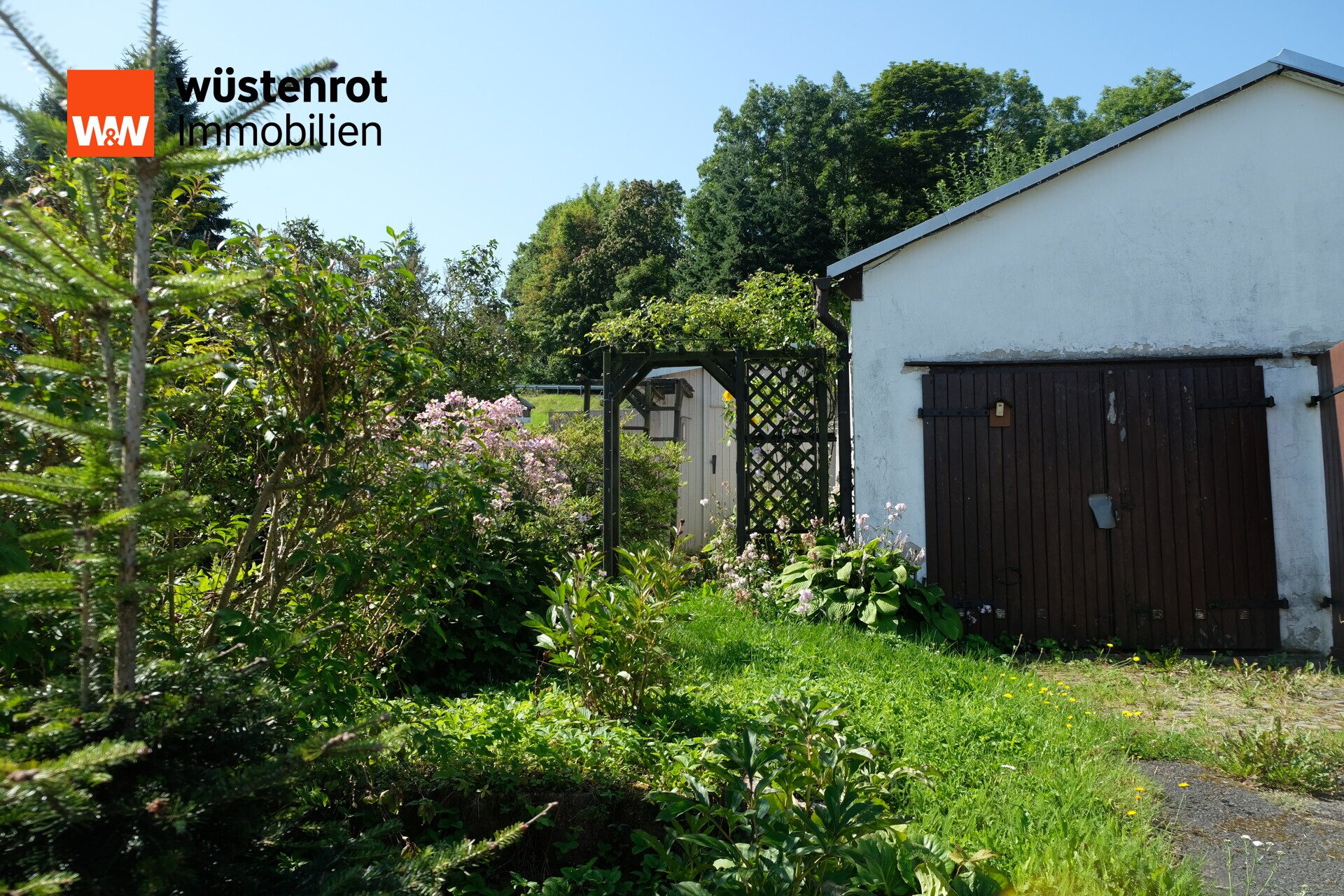 Immobilienangebot - Frauenstein / Dittersbach - Alle - Schöne 3-Raum-ETW mit Garage, Garten & 211 m² Grundstück in Frauenstein-Dittersbach