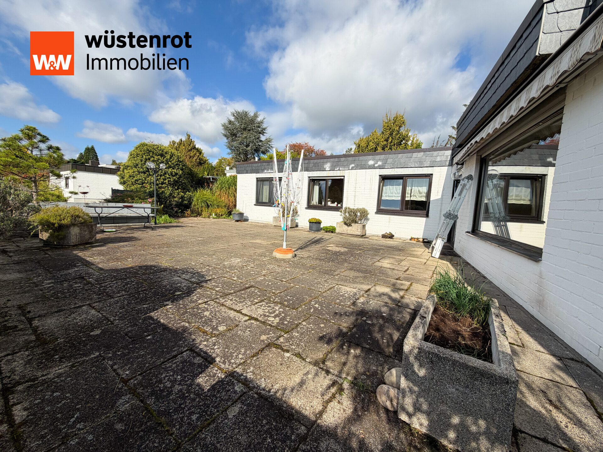 Immobilienangebot - Dittelbrunn - Alle - Preisreduzierung! Exklusiver Bungalow mit Einliegerwohnung im Architektenstil - großer Terrasse und Garten