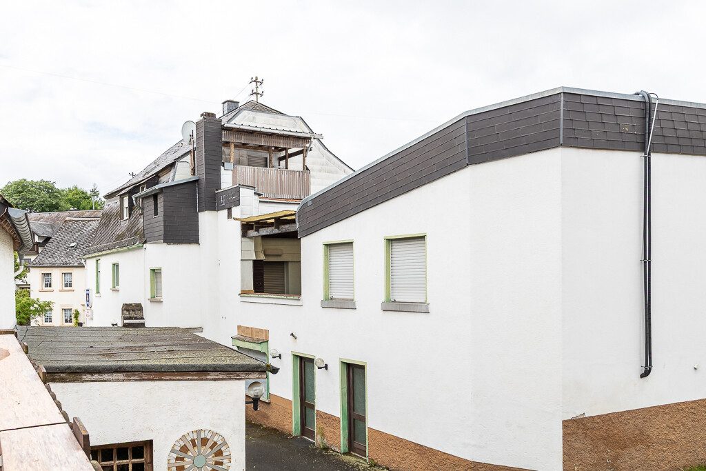 Immobilienangebot - Niederwörresbach - Alle - Zwei charmante Einfamilienhäuser –sowie ein optionales angrenzendes großes Baugrundstück