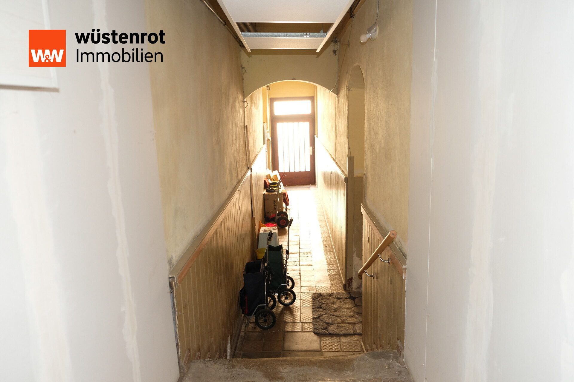 Immobilienangebot - Roßwein - Alle - Wohn- und Geschäftshaus im Zentrum von Roßwein – 148 m² Wohnfläche + Gewerbe