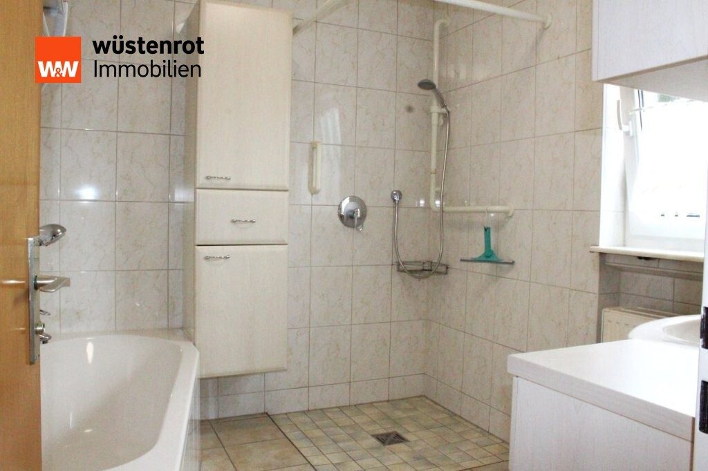 Immobilienangebot - Horb am Neckar / Nordstetten - Alle - Ein- / Zweifamilienhaus in Horb-Nordstetten / 2 Garagen / vielfältige Möglichkeiten zur Nutzung