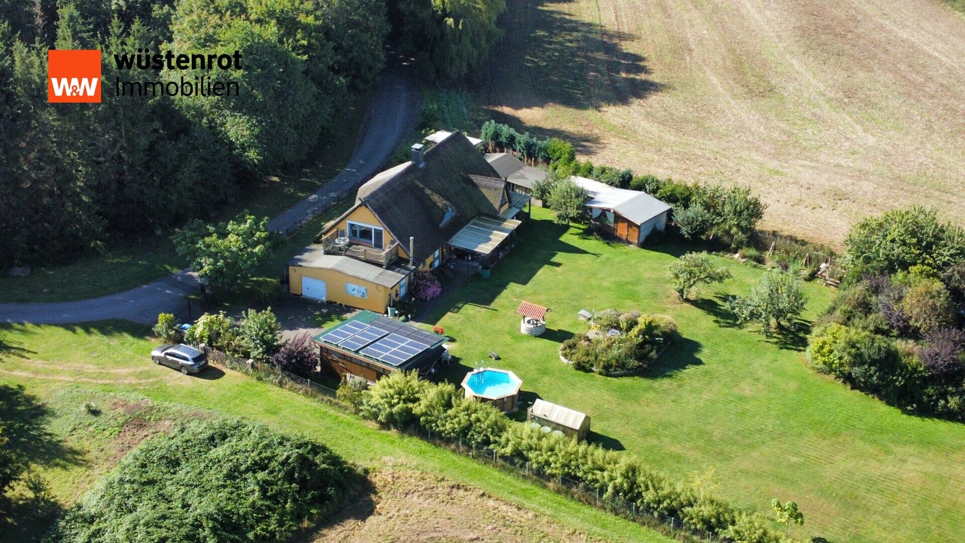 Immobilienangebot - Eixen / Leplow - Alle - Provisionsfrei: Ländlicher Wohntraum mit Reetdach – großzügiges Einfamilienhaus in Leplow bei Eixen