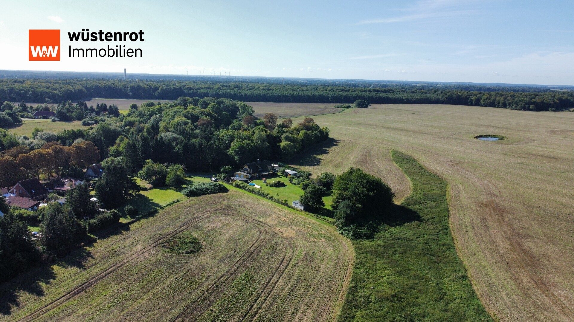 Immobilienangebot - Eixen / Leplow - Alle - Provisionsfrei: Ländlicher Wohntraum mit Reetdach – großzügiges Einfamilienhaus in Leplow bei Eixen