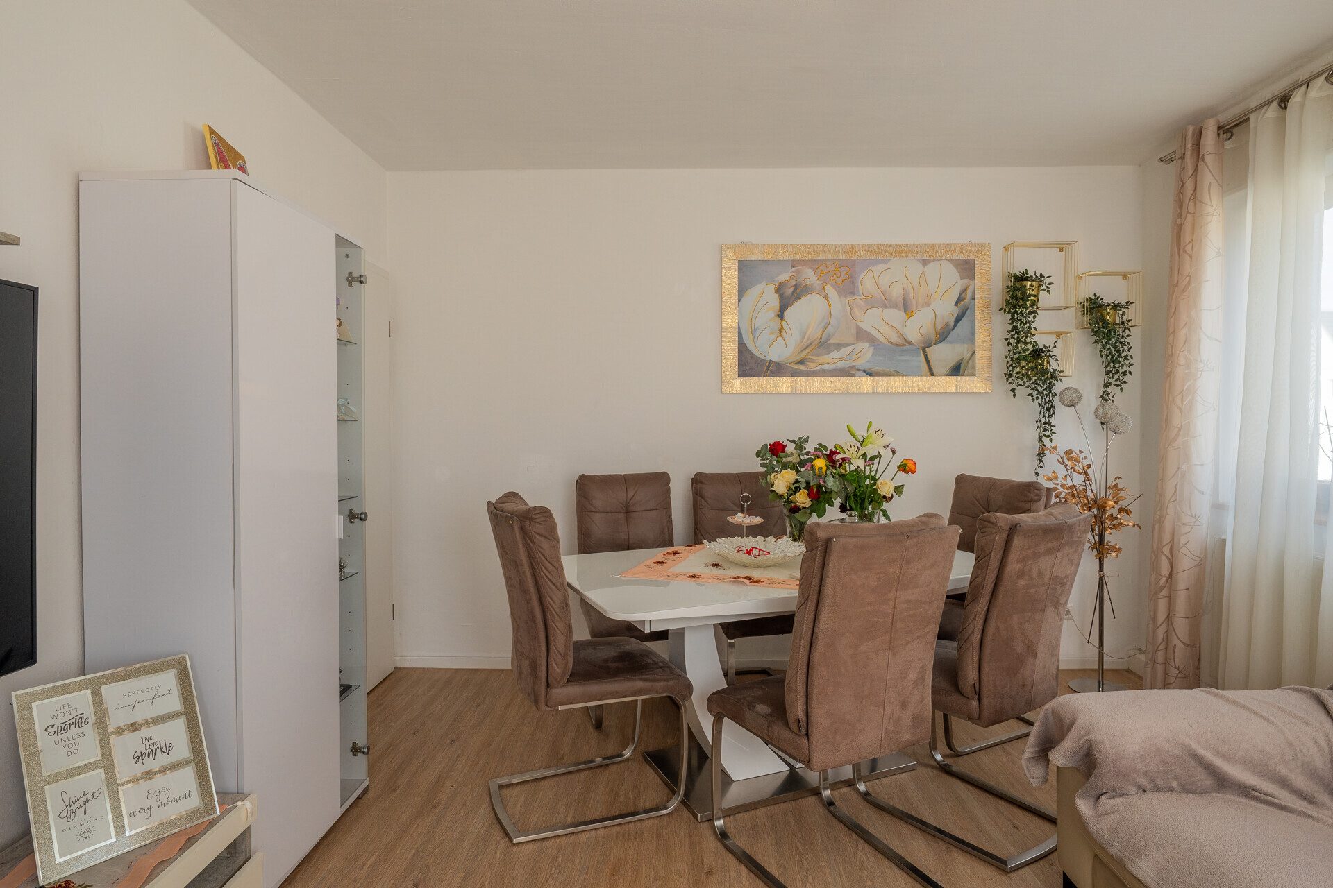 Immobilienangebot - Stuttgart / Zuffenhausen - Alle - Sicher investieren mit Perspektive: Mehrfamilienhaus in Top-Lage von Stuttgart-Zuffenhausen