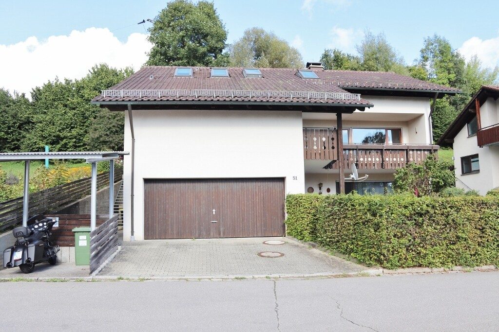 Immobilienangebot - Wangen im Allgäu / Epplings - Alle - Großzügige 4,5 - Zimmer - Etagenwohnung mit Balkon, Garage und Gartenanteil in Wangen / Epplings