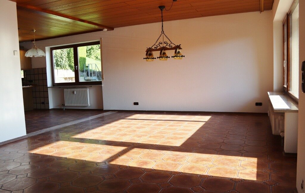 Immobilienangebot - Wangen im Allgäu / Epplings - Alle - Großzügige 4,5 - Zimmer - Etagenwohnung mit Balkon, Garage und Gartenanteil in Wangen / Epplings