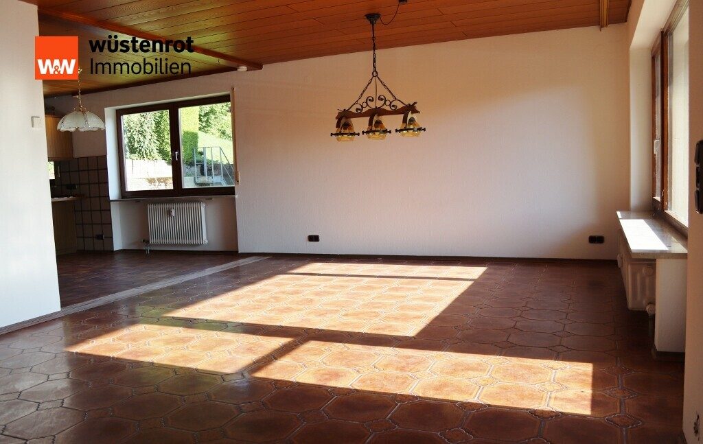 Immobilienangebot - Wangen im Allgäu / Epplings - Alle - Großzügige 4,5 - Zimmer - Etagenwohnung mit Balkon, Garage und Gartenanteil in Wangen / Epplings