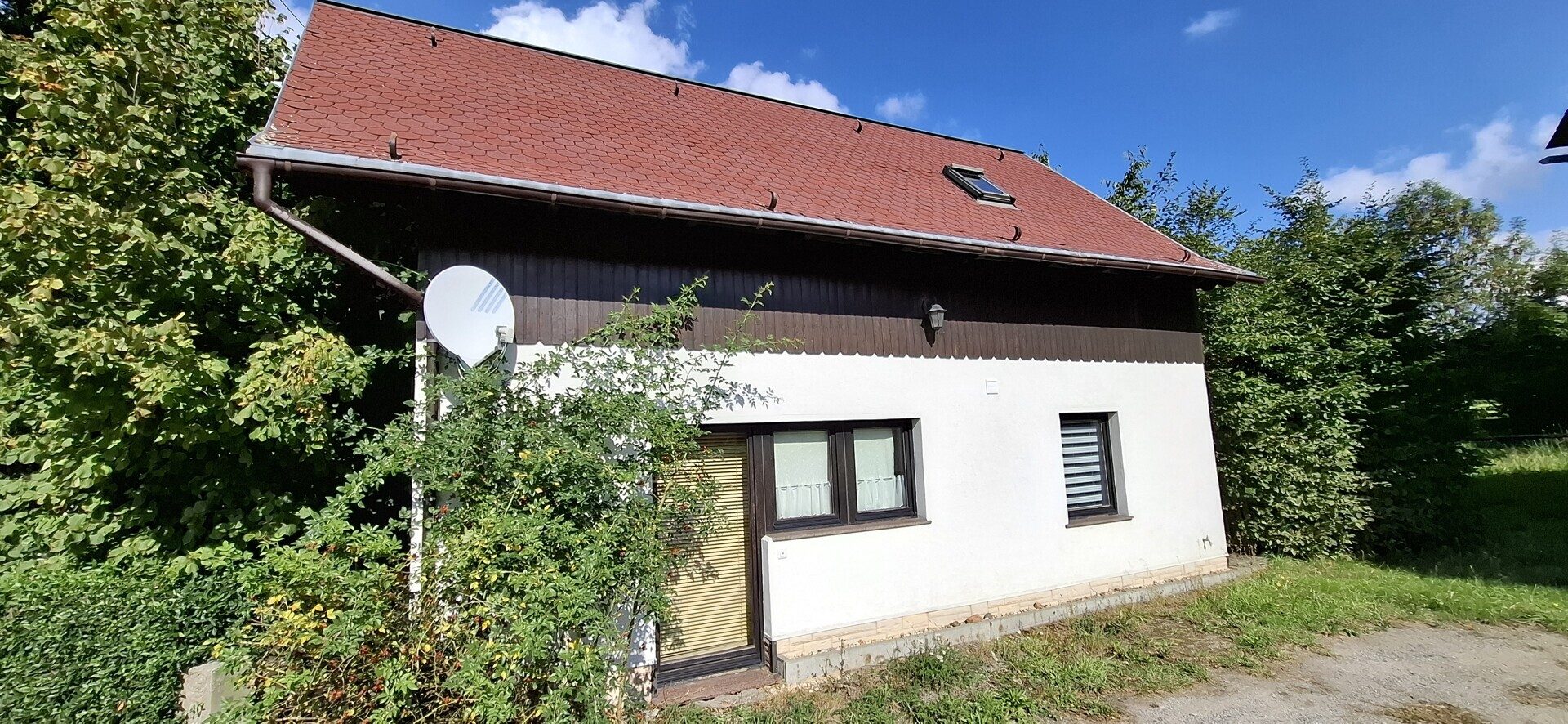 Immobilienangebot - Hochkirch - Alle - Anwesen mit Wohnhaus, Ferienhaus und Scheune in guter Wohnlage von Hochkirch