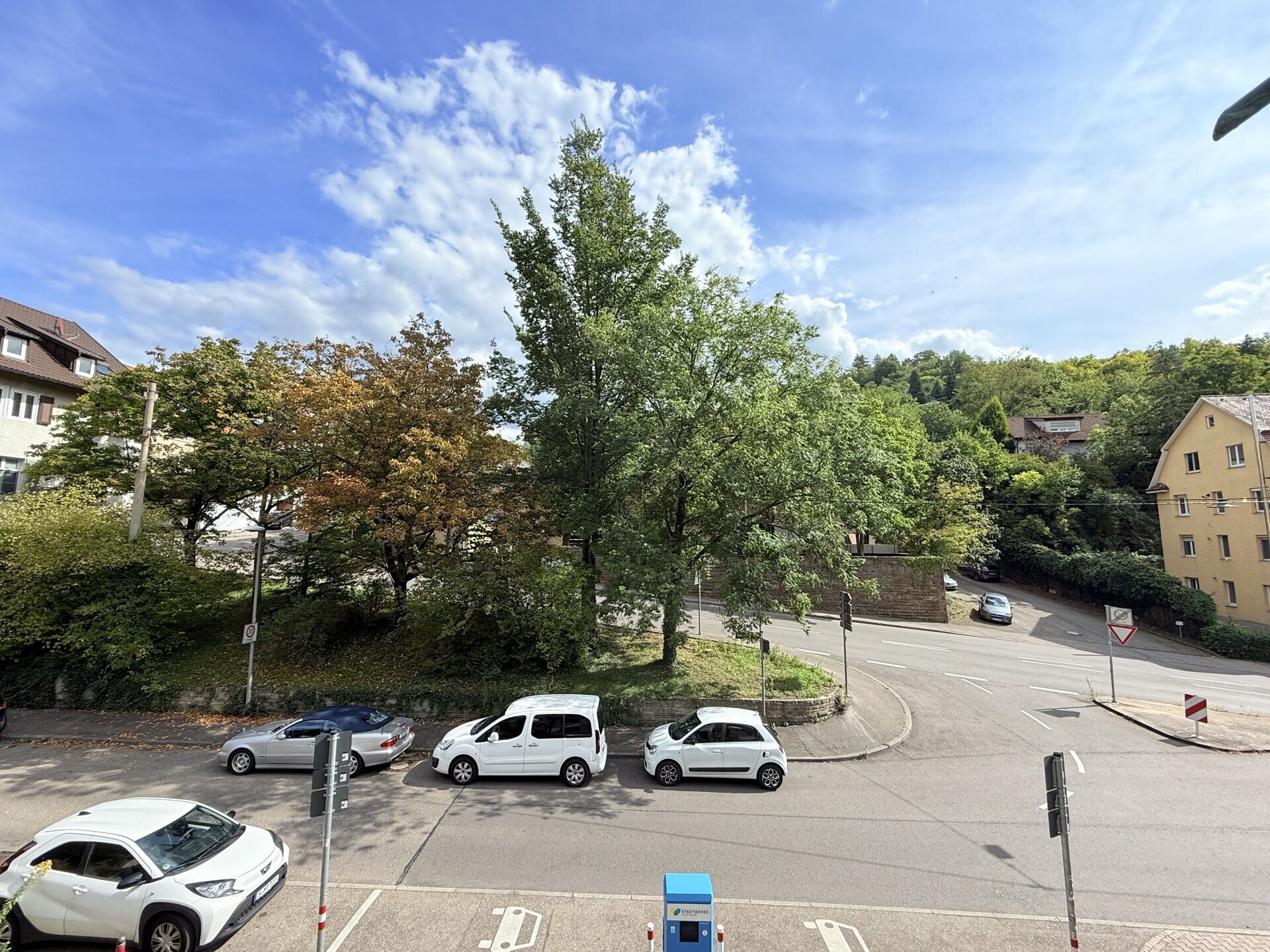Immobilienangebot - Stuttgart - Alle - Schöne 2-Zimmerwohnung mit Balkon und TG-Stellplatz in attraktiver Lage von S-Untertürkheim