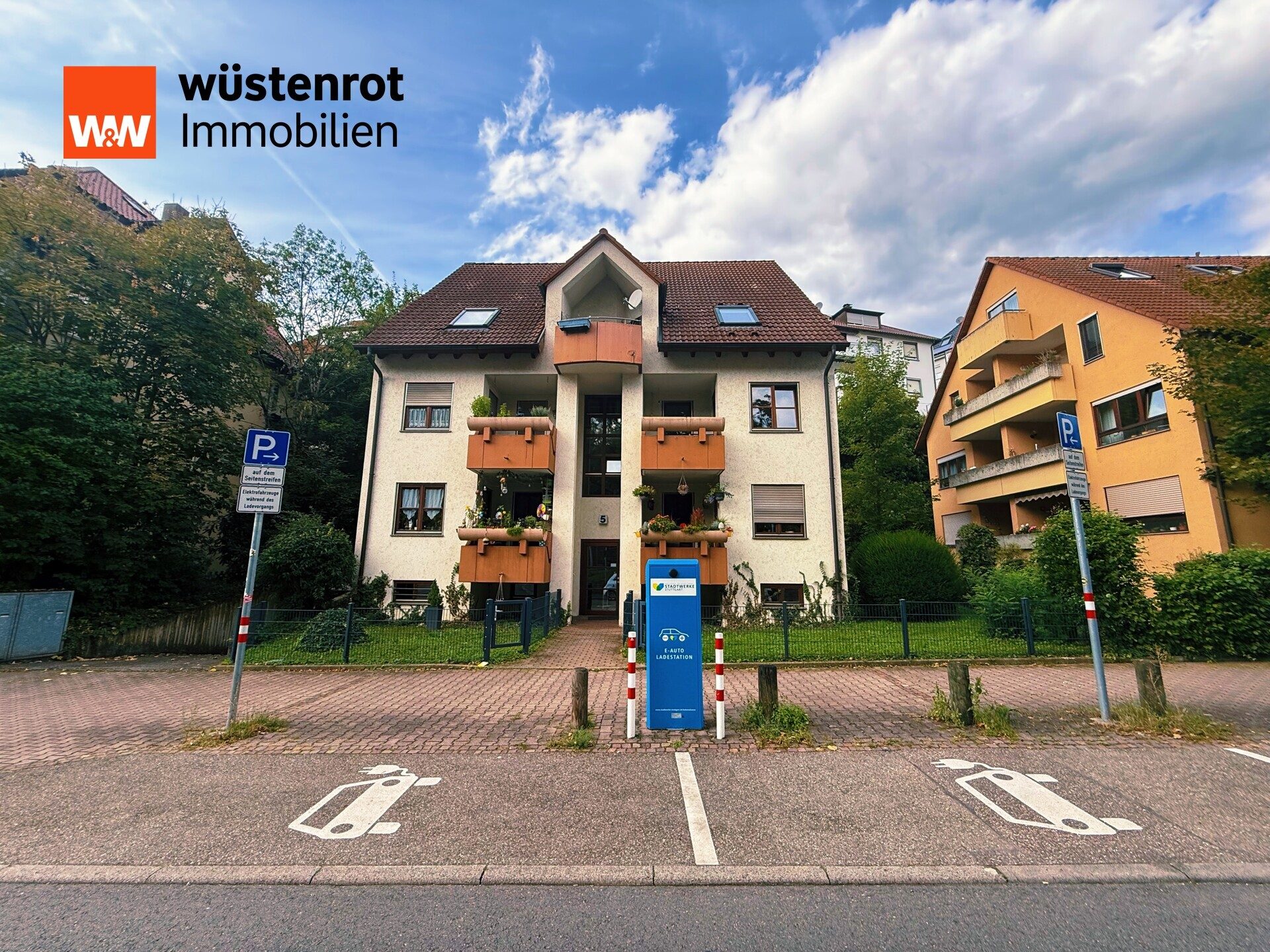 Immobilienangebot - Stuttgart - Alle - Schöne 2-Zimmerwohnung mit Balkon und TG-Stellplatz in attraktiver Lage von S-Untertürkheim