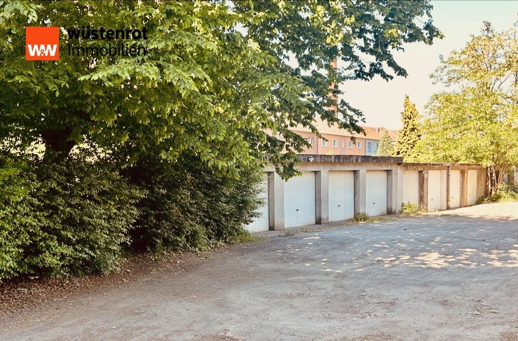 Immobilienangebot - Gelsenkirchen / Schalke - Alle - Kapitalanlage mit 15,2-fachem Rohertrag!
10 Wohnungen · 487 m² Wohnfläche · 2 Garagen · Fernwärme
