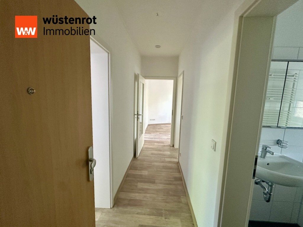 Immobilienangebot - Gelsenkirchen / Schalke - Alle - Kapitalanlage mit 15,2-fachem Rohertrag!
10 Wohnungen · 487 m² Wohnfläche · 2 Garagen · Fernwärme
