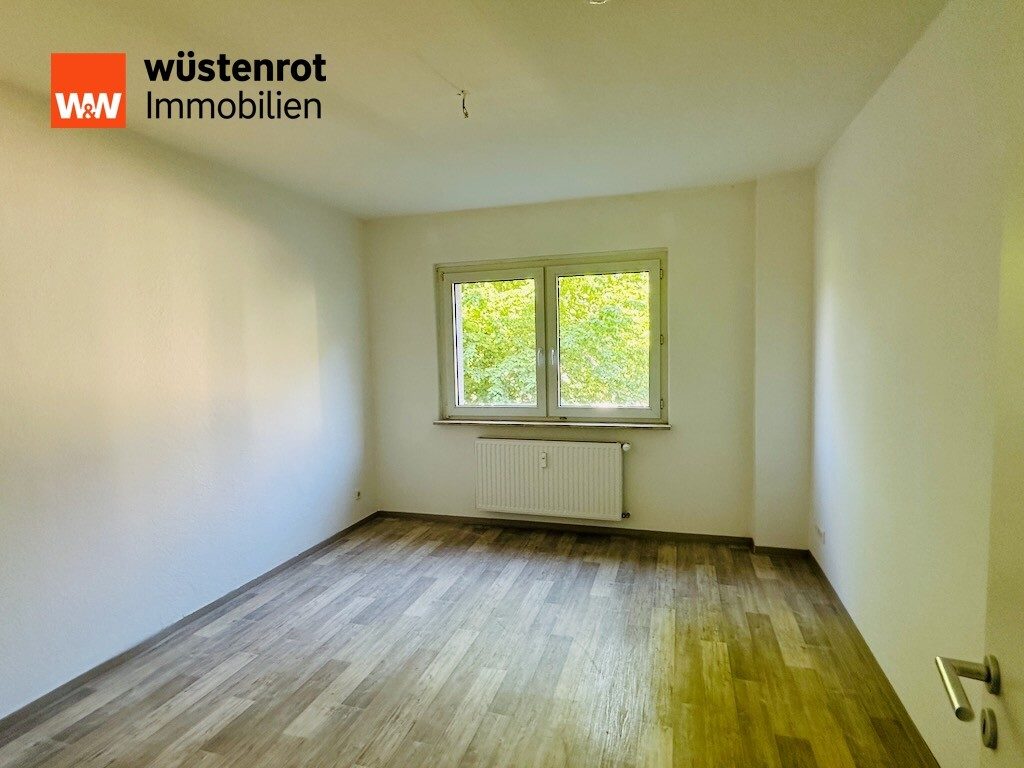Immobilienangebot - Gelsenkirchen / Schalke - Alle - Kapitalanlage mit 15,2-fachem Rohertrag!
10 Wohnungen · 487 m² Wohnfläche · 2 Garagen · Fernwärme