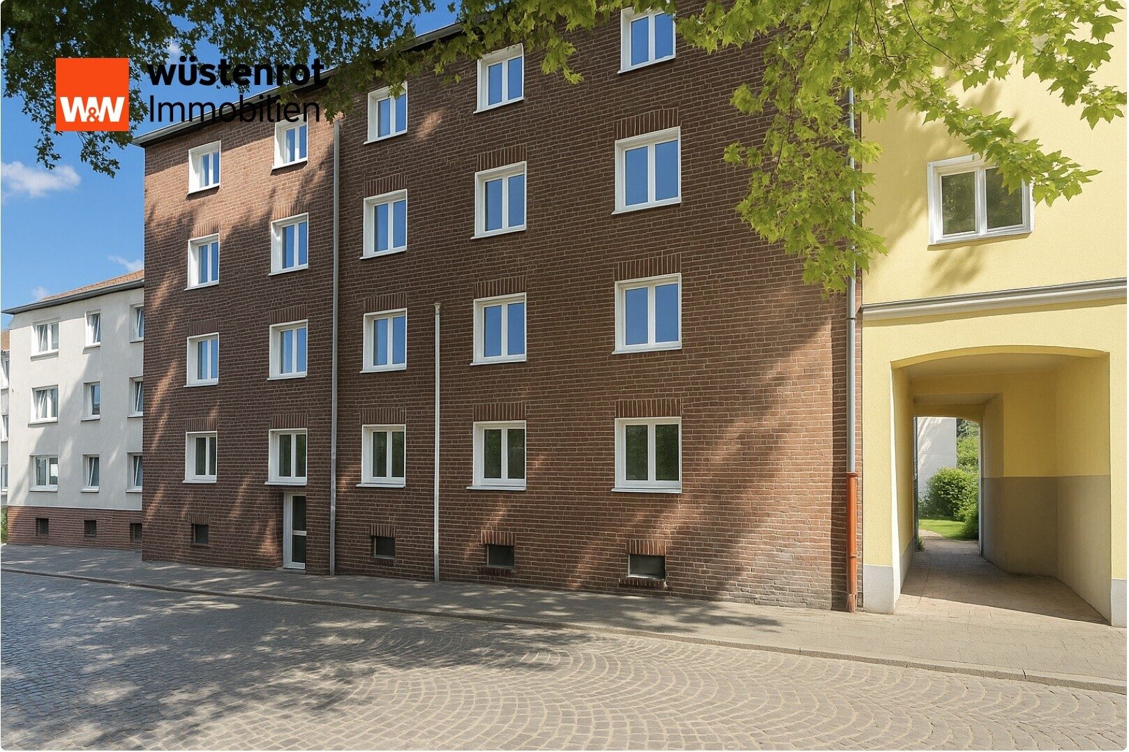 Immobilienangebot - Gelsenkirchen / Schalke - Alle - Kapitalanlage mit 15,2-fachem Rohertrag!
10 Wohnungen · 487 m² Wohnfläche · 2 Garagen · Fernwärme