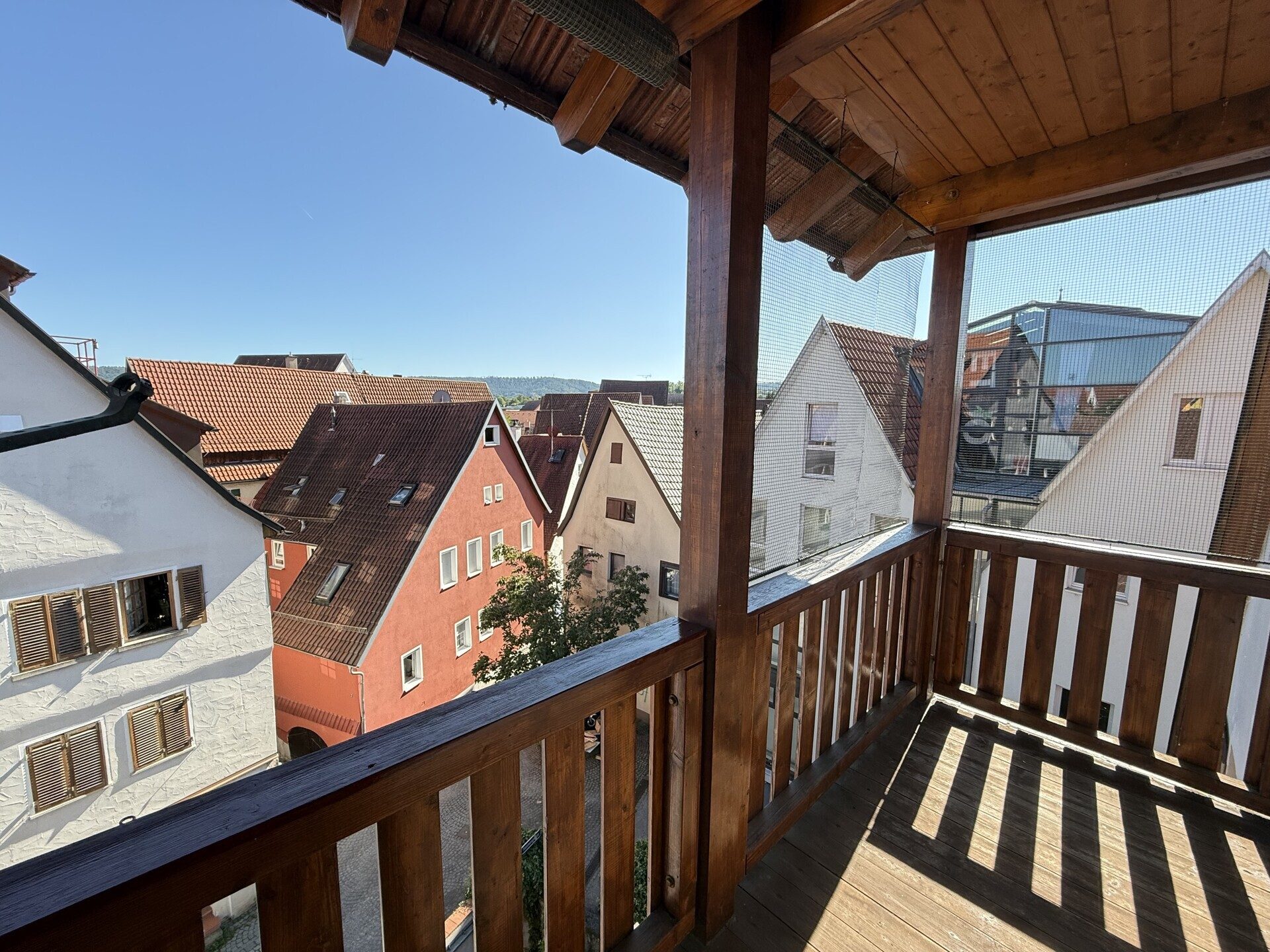 Immobilienangebot - Rottenburg am Neckar - Alle - Attraktive 2-Zimmerwohnung im Herzen von Rottenburg mit EBK, Balkon und Garage!