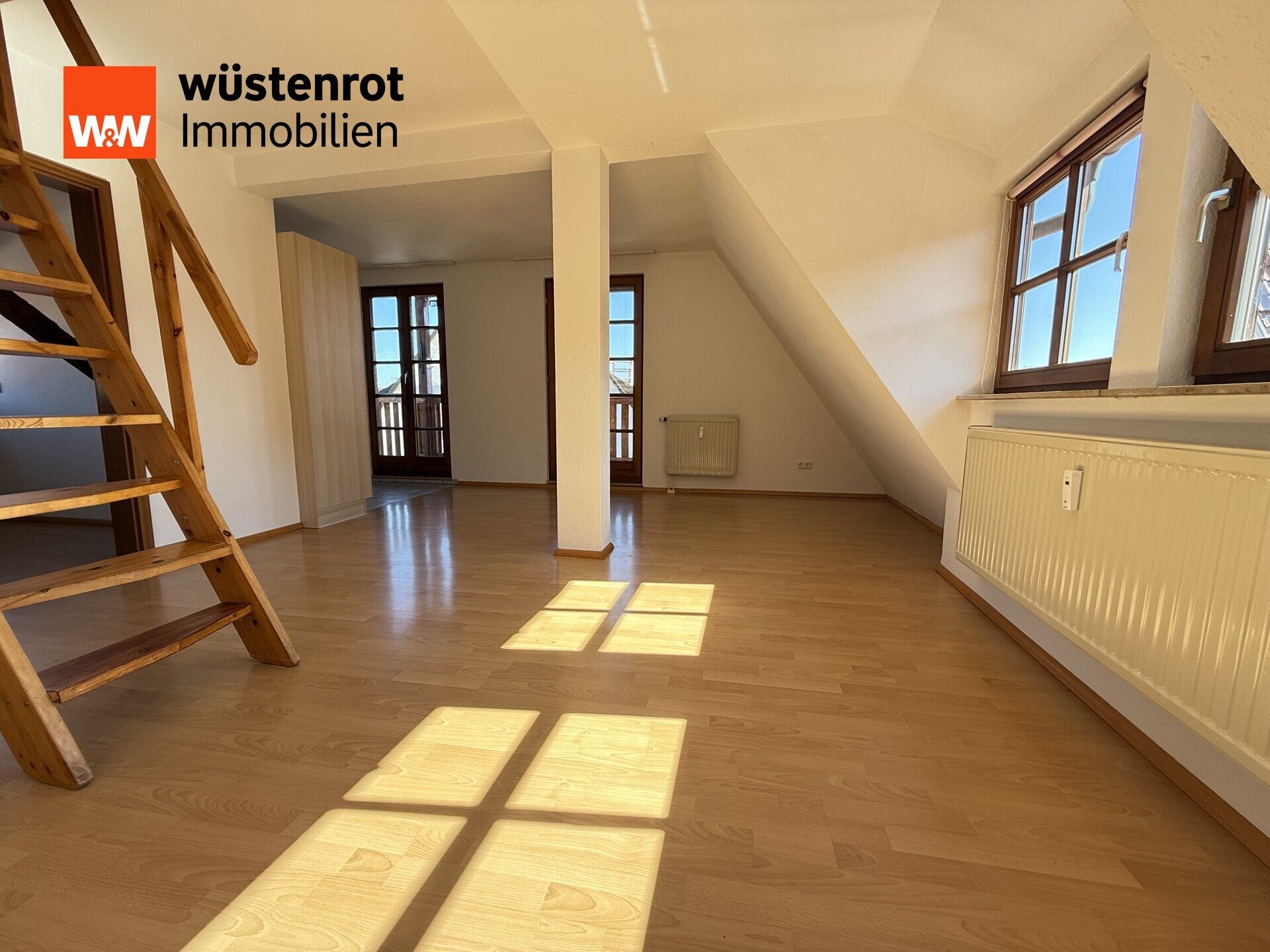 Immobilienangebot - Rottenburg am Neckar - Alle - Attraktive 2-Zimmerwohnung im Herzen von Rottenburg mit EBK, Balkon und Garage!
