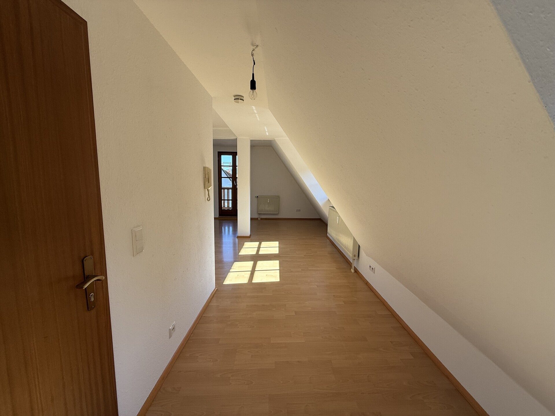 Immobilienangebot - Rottenburg am Neckar - Alle - Attraktive 2-Zimmerwohnung im Herzen von Rottenburg mit EBK, Balkon und Garage!