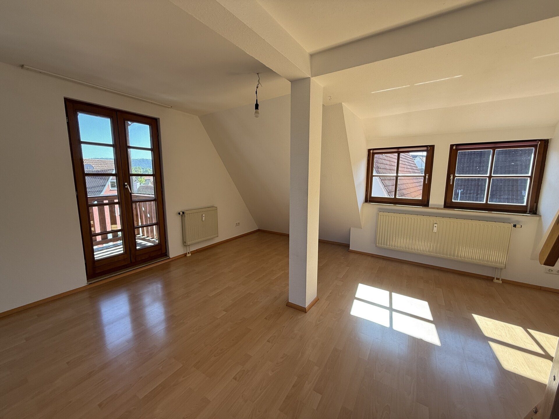 Immobilienangebot - Rottenburg am Neckar - Alle - Attraktive 2-Zimmerwohnung im Herzen von Rottenburg mit EBK, Balkon und Garage!