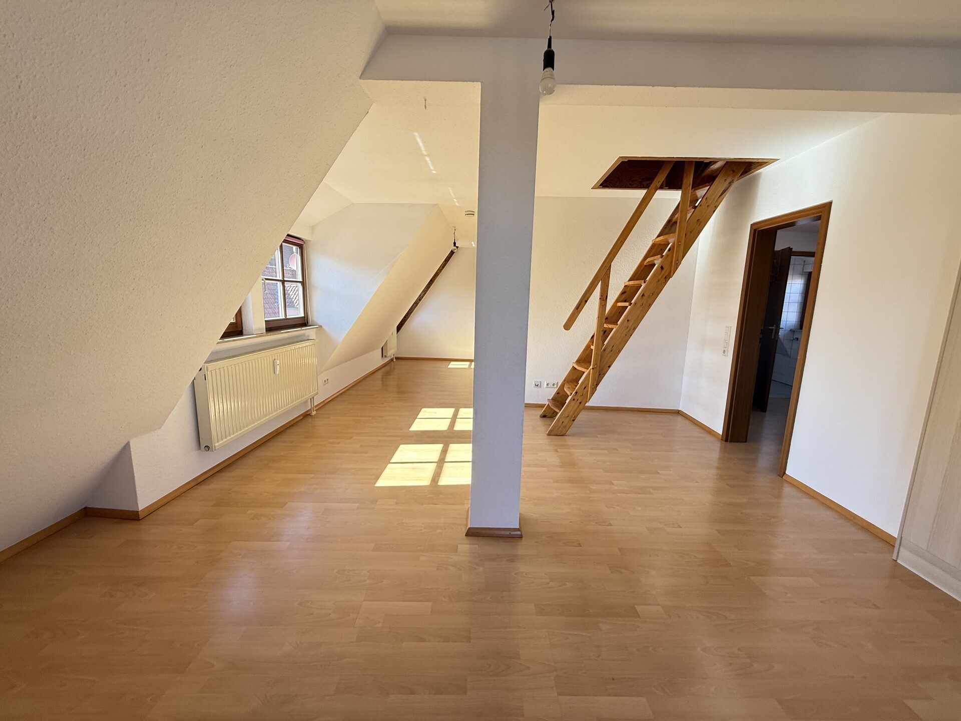 Immobilienangebot - Rottenburg am Neckar - Alle - Attraktive 2-Zimmerwohnung im Herzen von Rottenburg mit EBK, Balkon und Garage!