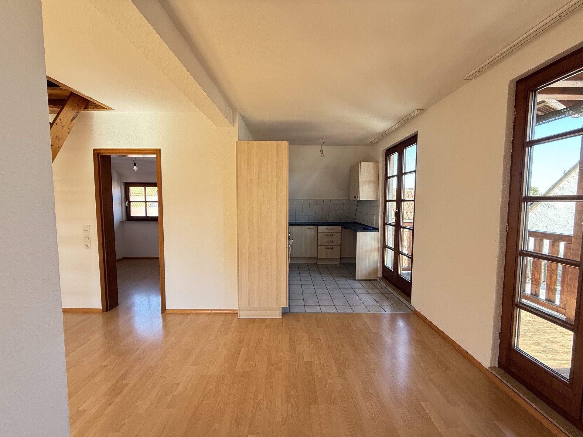Immobilienangebot - Rottenburg am Neckar - Alle - Attraktive 2-Zimmerwohnung im Herzen von Rottenburg mit EBK, Balkon und Garage!