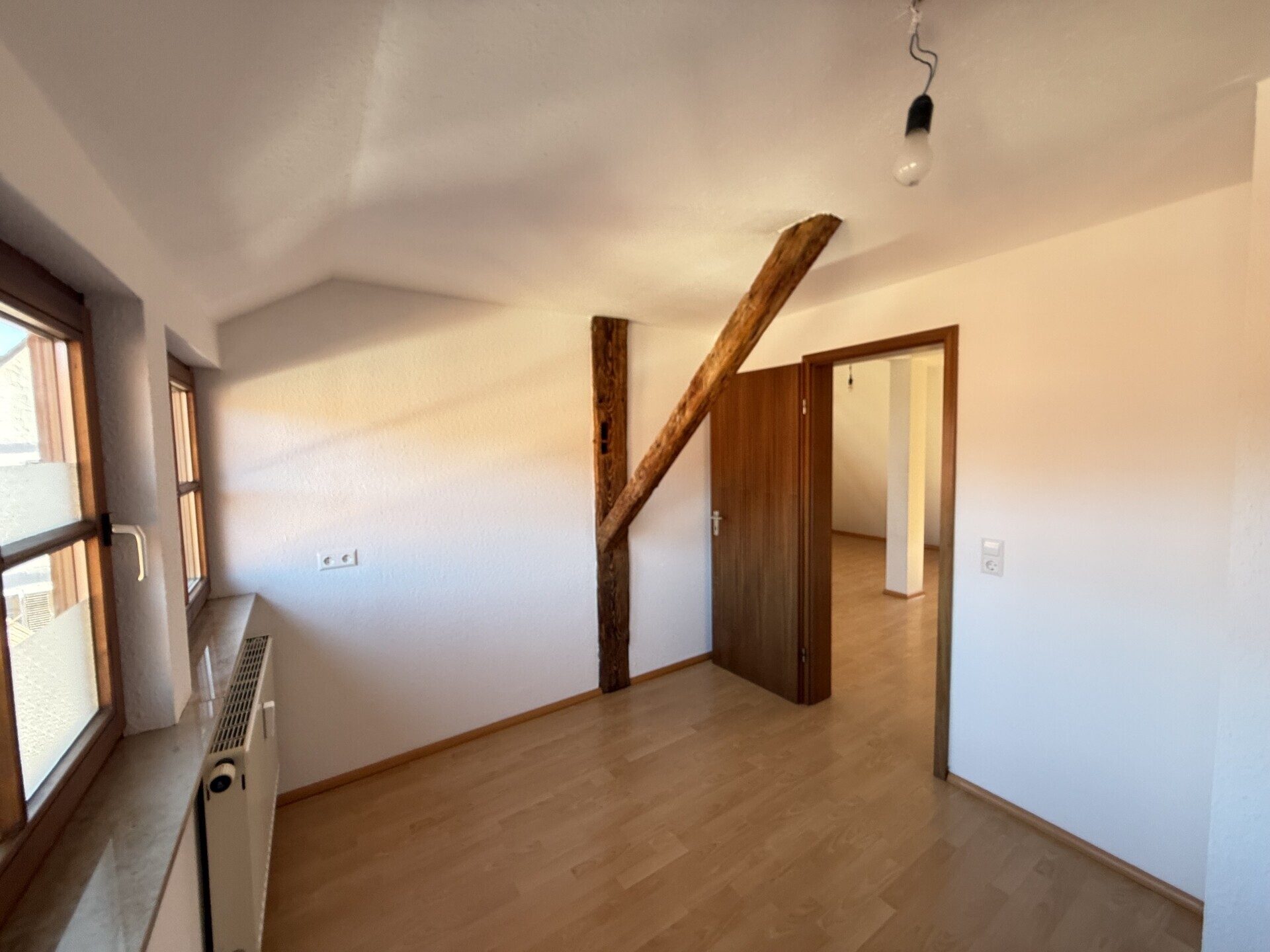 Immobilienangebot - Rottenburg am Neckar - Alle - Attraktive 2-Zimmerwohnung im Herzen von Rottenburg mit EBK, Balkon und Garage!