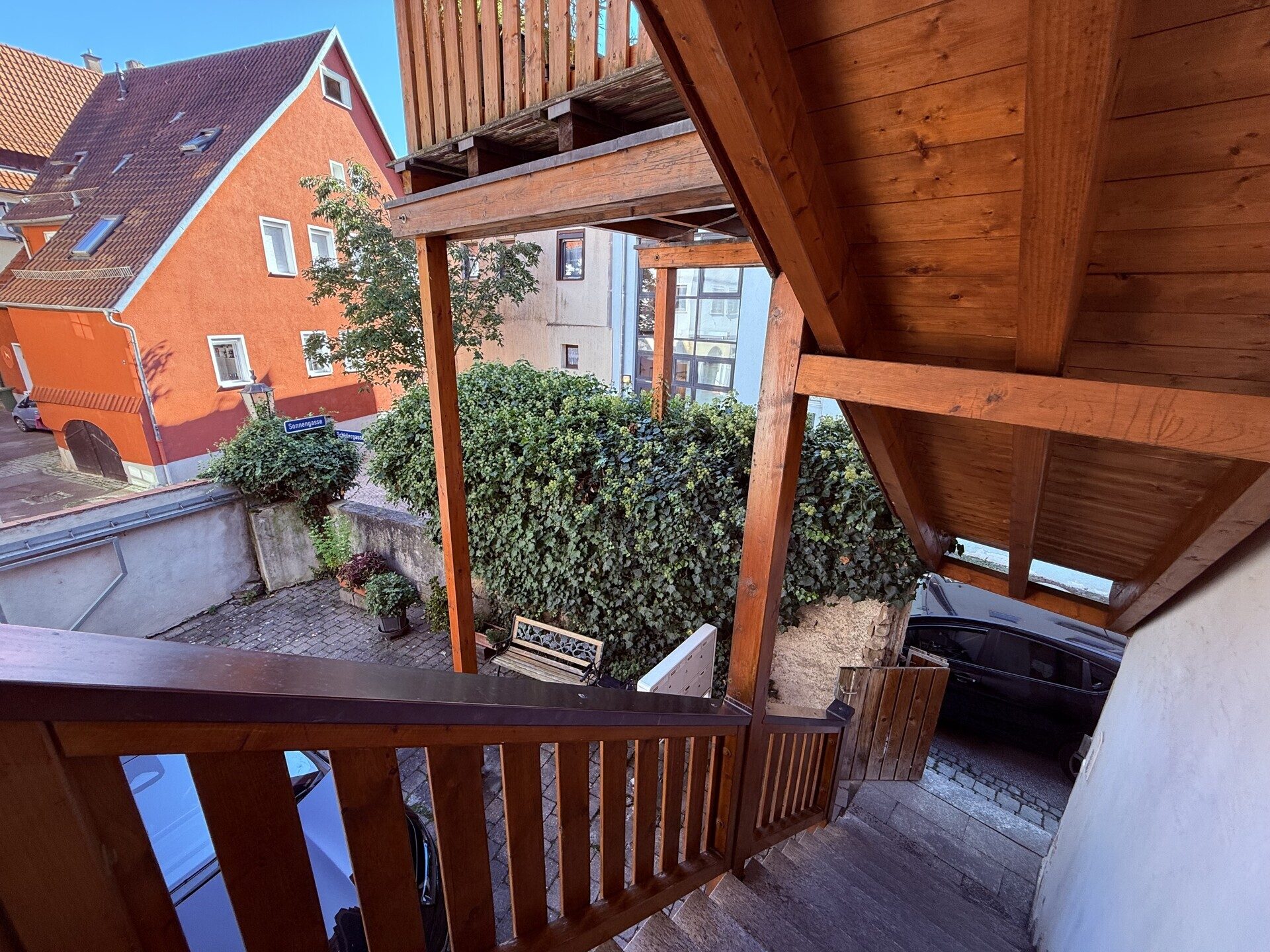 Immobilienangebot - Rottenburg am Neckar - Alle - Attraktive 2-Zimmerwohnung im Herzen von Rottenburg mit EBK, Balkon und Garage!