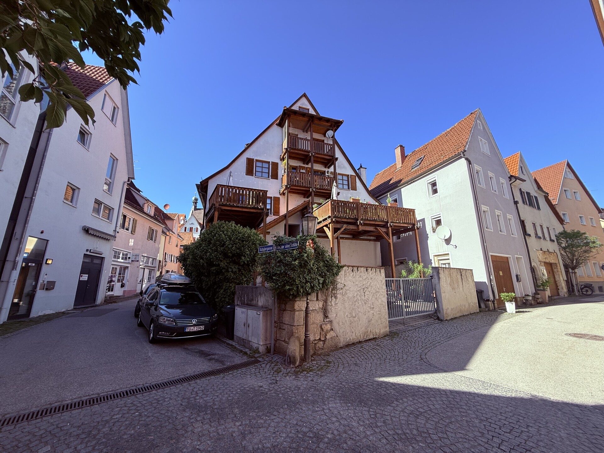 Immobilienangebot - Rottenburg am Neckar - Alle - Attraktive 2-Zimmerwohnung im Herzen von Rottenburg mit EBK, Balkon und Garage!