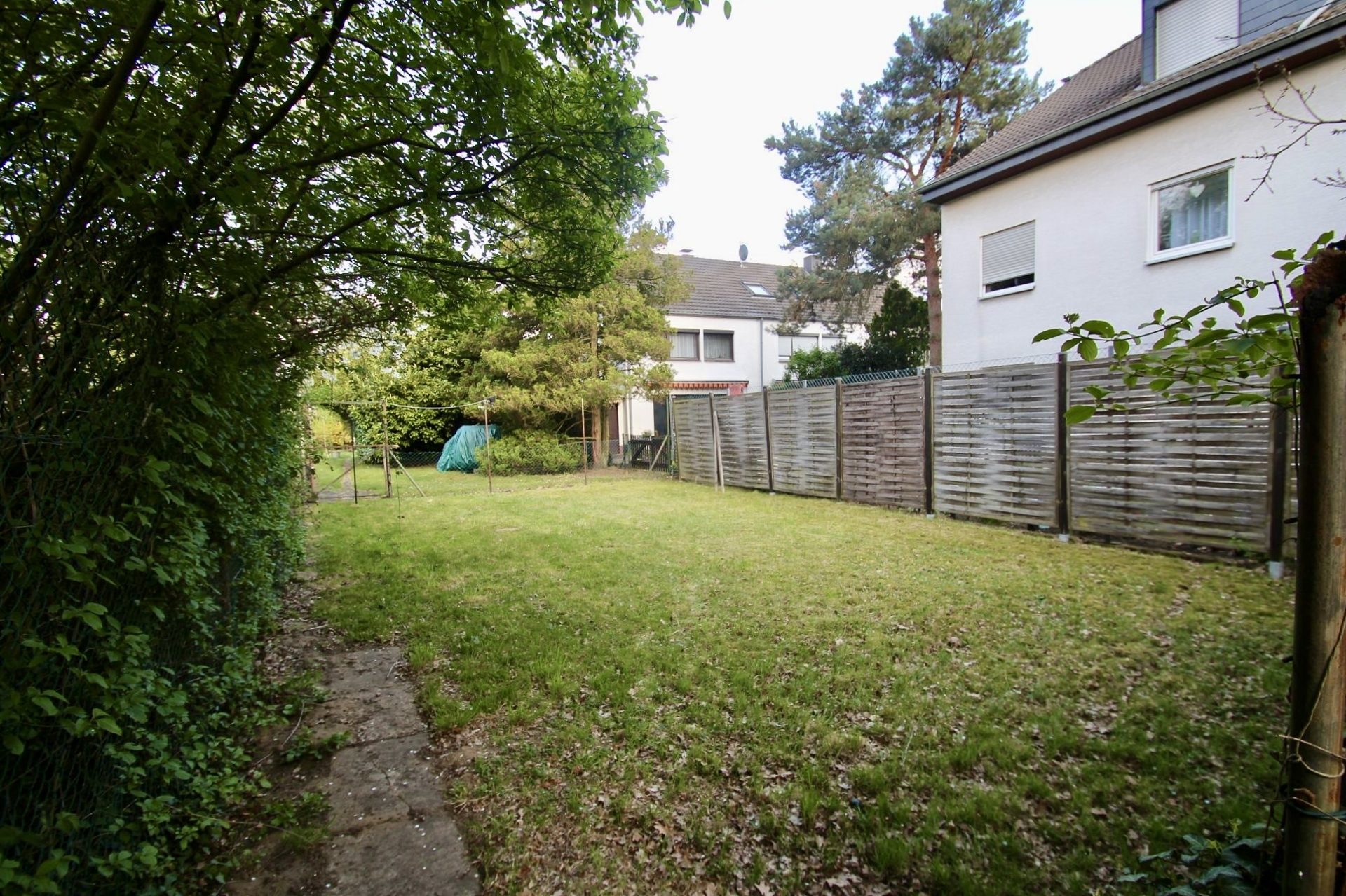 Immobilienangebot - Köln - Alle - Mit 3D: Ein- bis Zweifamilienhaus in Köln-Wahnheide mit zusätzlichem Grundstück!