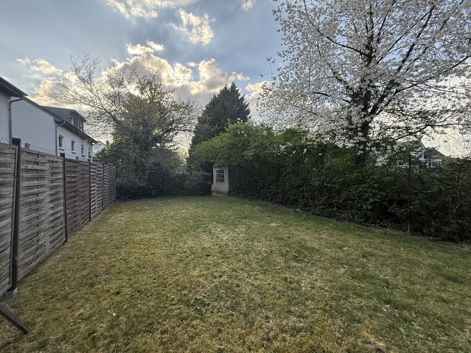 Immobilienangebot - Köln - Alle - Mit 3D: Ein- bis Zweifamilienhaus in Köln-Wahnheide mit zusätzlichem Grundstück!