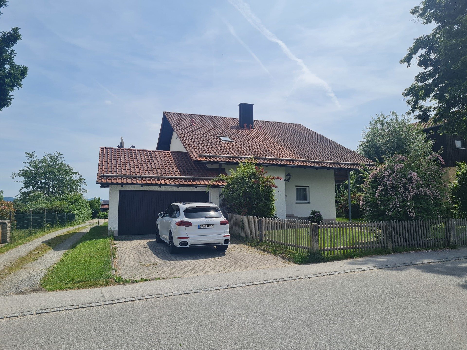 Immobilienangebot - Salzweg / Straßkirchen - Alle - Tolles Wohnhaus mit Traumgarten vor den Toren Passaus. Familienglück oder Kapitalanlage oder beides?
