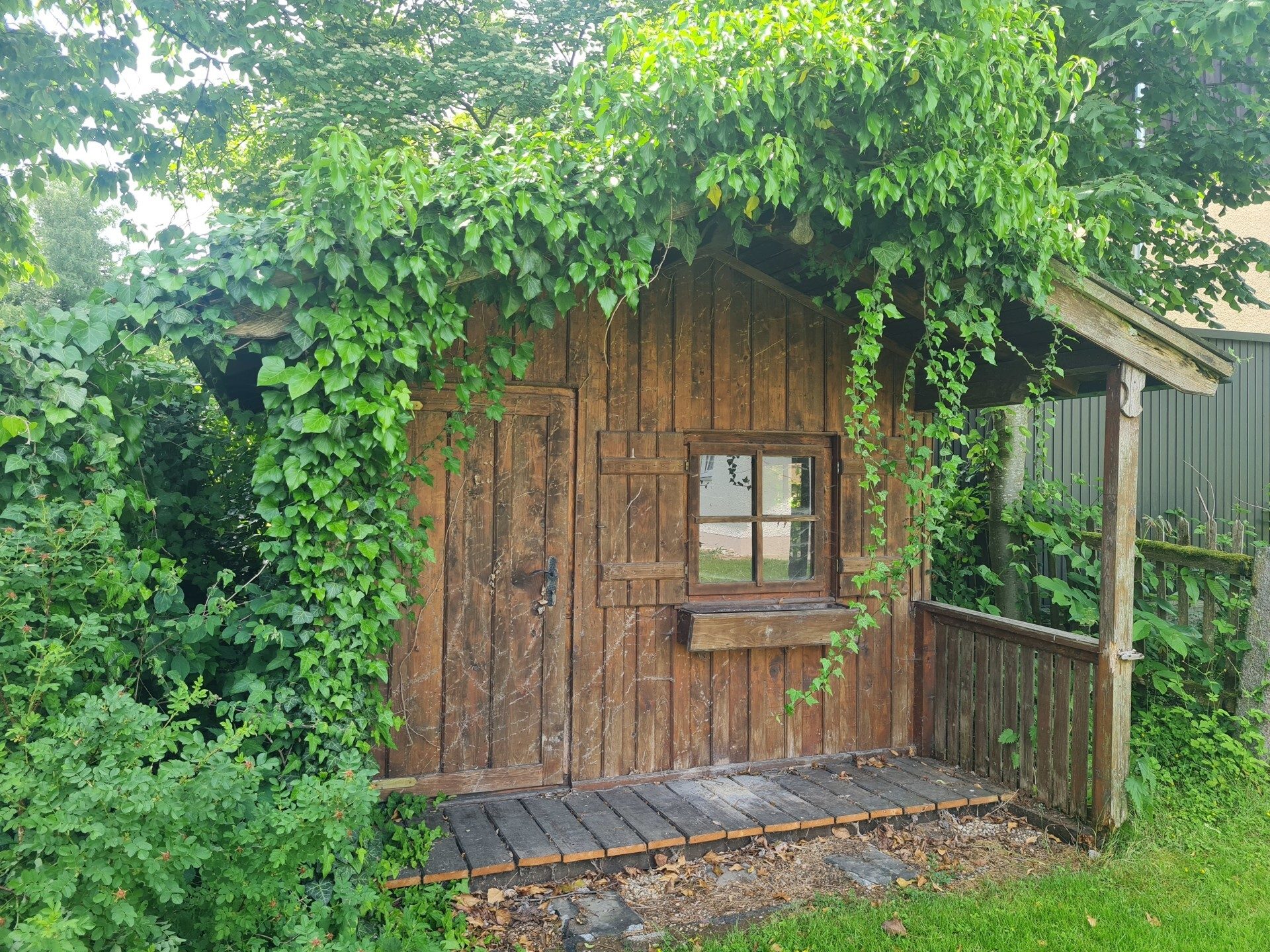 Immobilienangebot - Salzweg / Straßkirchen - Alle - Tolles Wohnhaus mit Traumgarten vor den Toren Passaus. Familienglück oder Kapitalanlage oder beides?