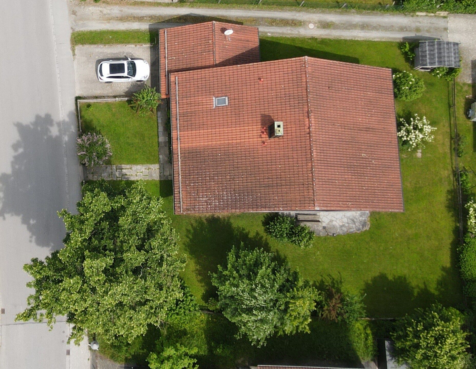 Immobilienangebot - Salzweg / Straßkirchen - Alle - Tolles Wohnhaus mit Traumgarten vor den Toren Passaus. Familienglück oder Kapitalanlage oder beides?