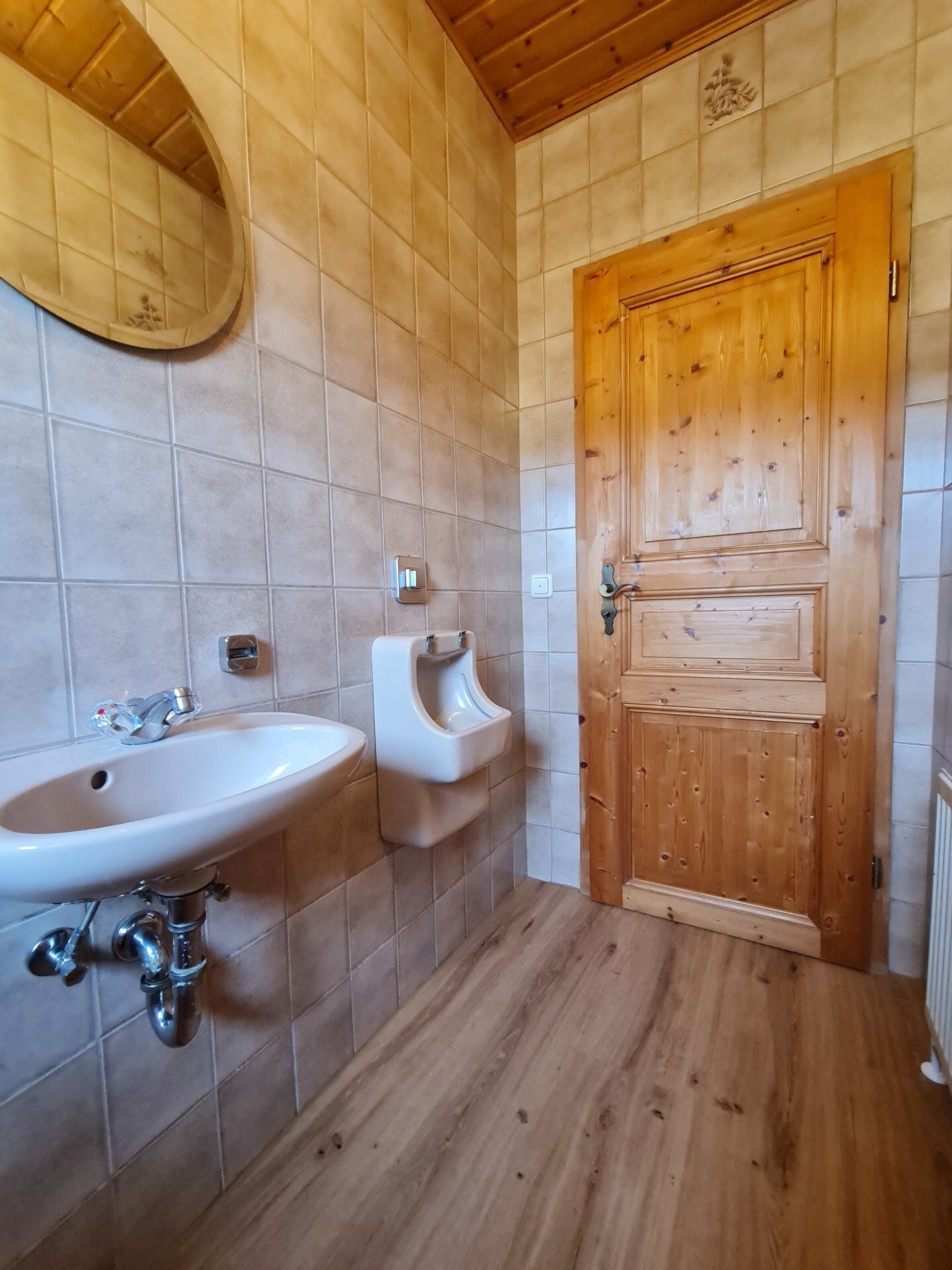 Immobilienangebot - Salzweg / Straßkirchen - Alle - Tolles Wohnhaus mit Traumgarten vor den Toren Passaus. Familienglück oder Kapitalanlage oder beides?
