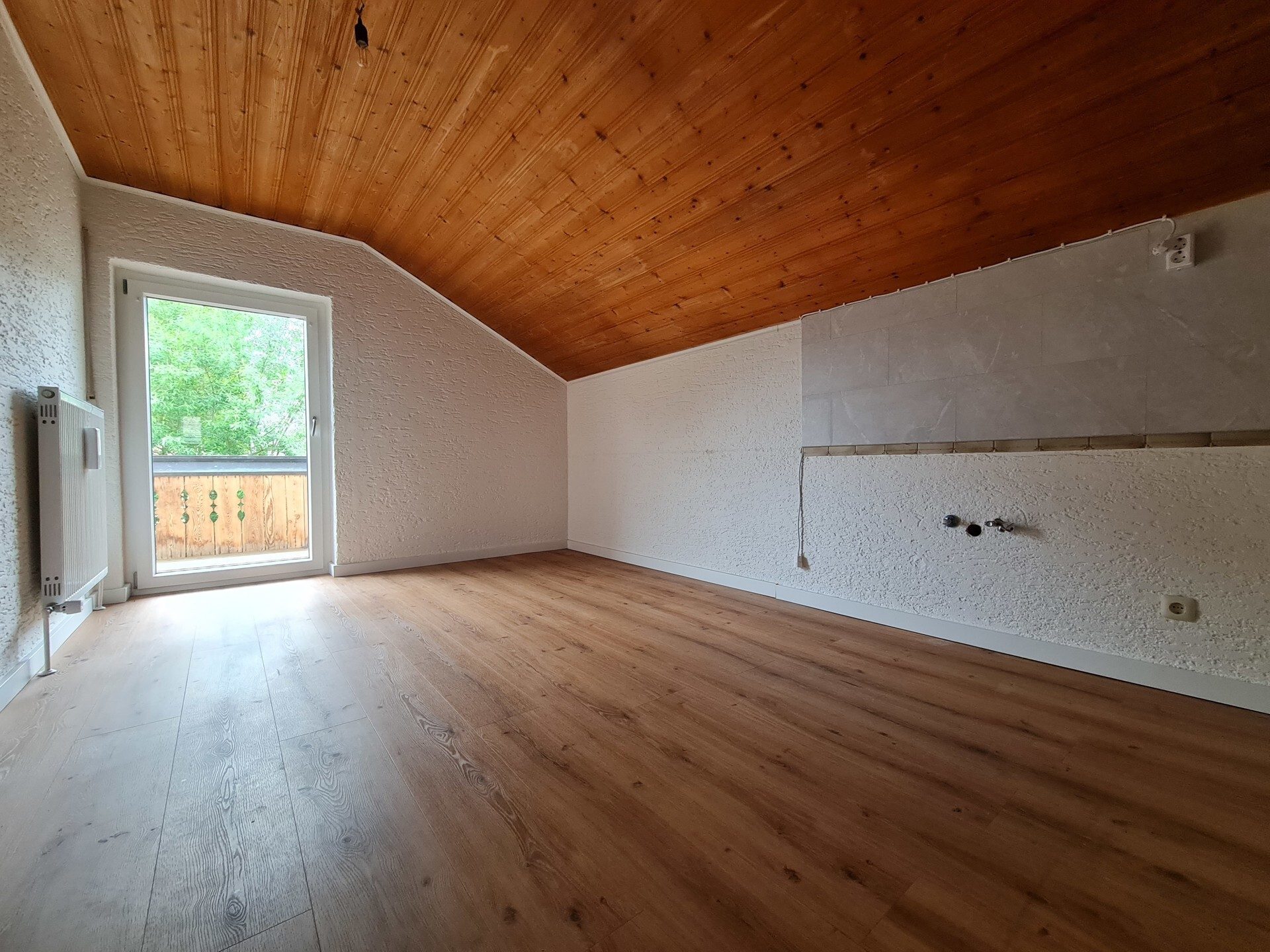 Immobilienangebot - Salzweg / Straßkirchen - Alle - Tolles Wohnhaus mit Traumgarten vor den Toren Passaus. Familienglück oder Kapitalanlage oder beides?