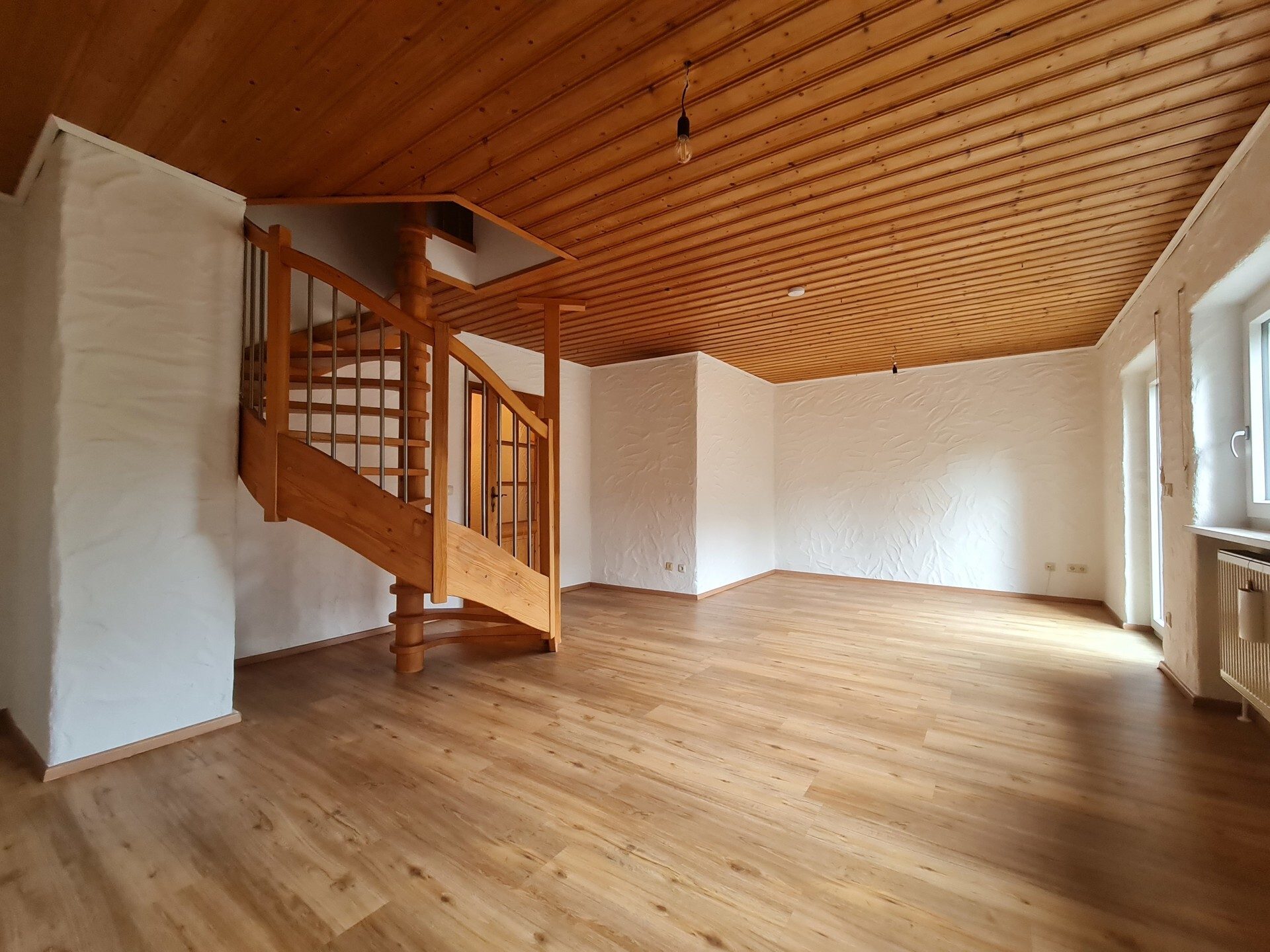 Immobilienangebot - Salzweg / Straßkirchen - Alle - Tolles Wohnhaus mit Traumgarten vor den Toren Passaus. Familienglück oder Kapitalanlage oder beides?