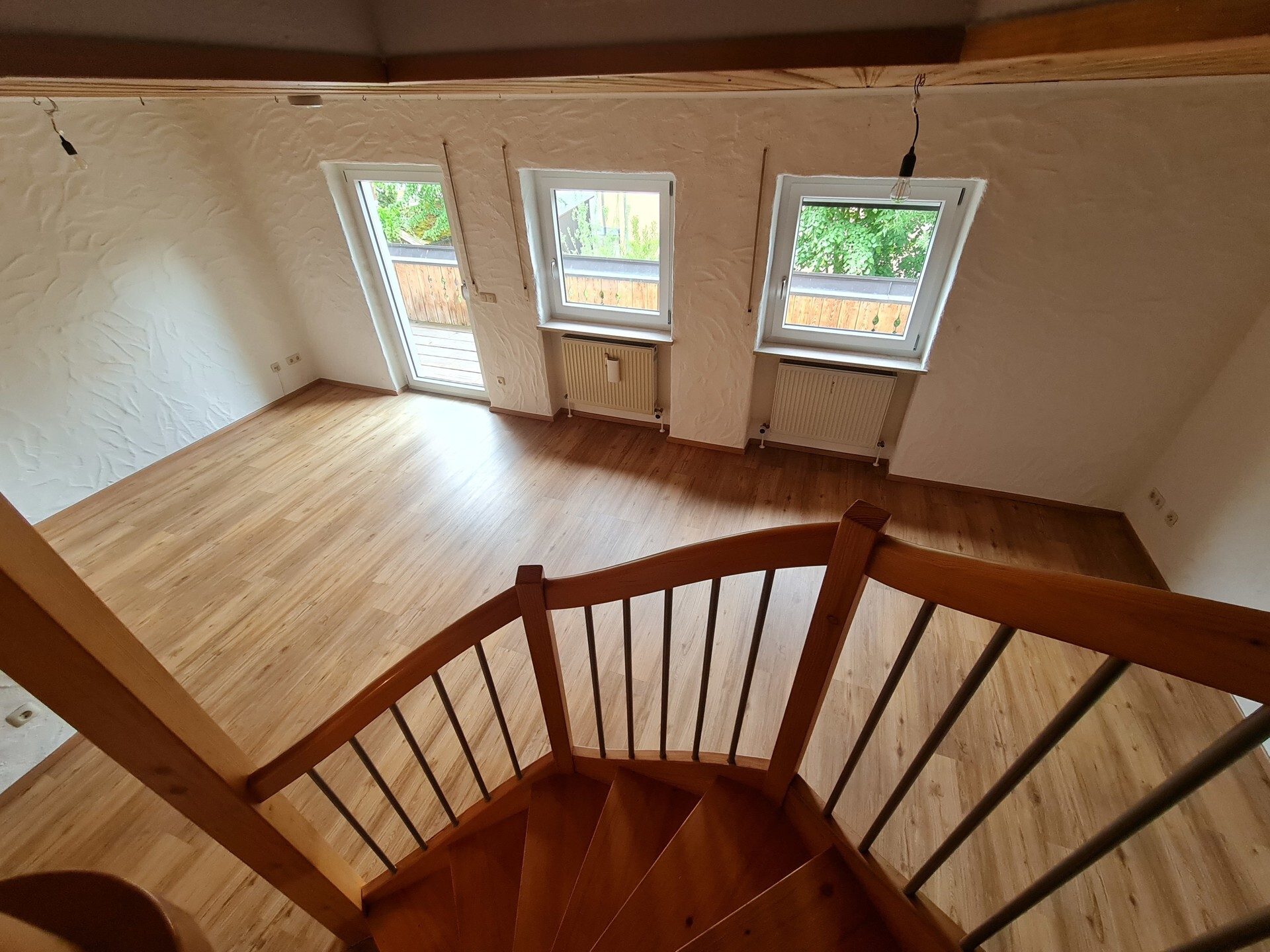 Immobilienangebot - Salzweg / Straßkirchen - Alle - Tolles Wohnhaus mit Traumgarten vor den Toren Passaus. Familienglück oder Kapitalanlage oder beides?
