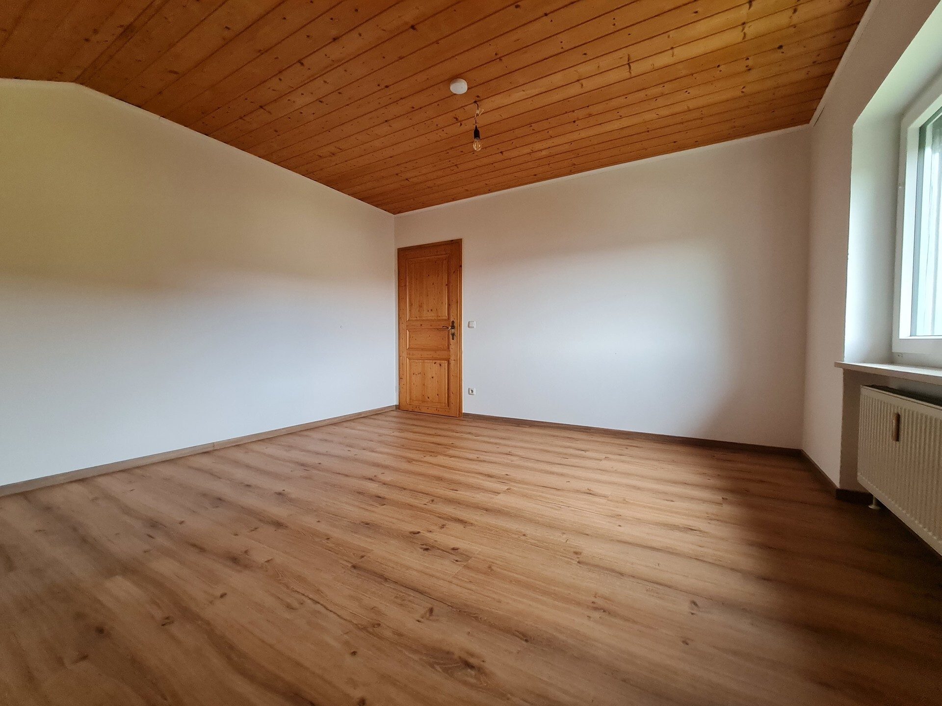 Immobilienangebot - Salzweg / Straßkirchen - Alle - Tolles Wohnhaus mit Traumgarten vor den Toren Passaus. Familienglück oder Kapitalanlage oder beides?