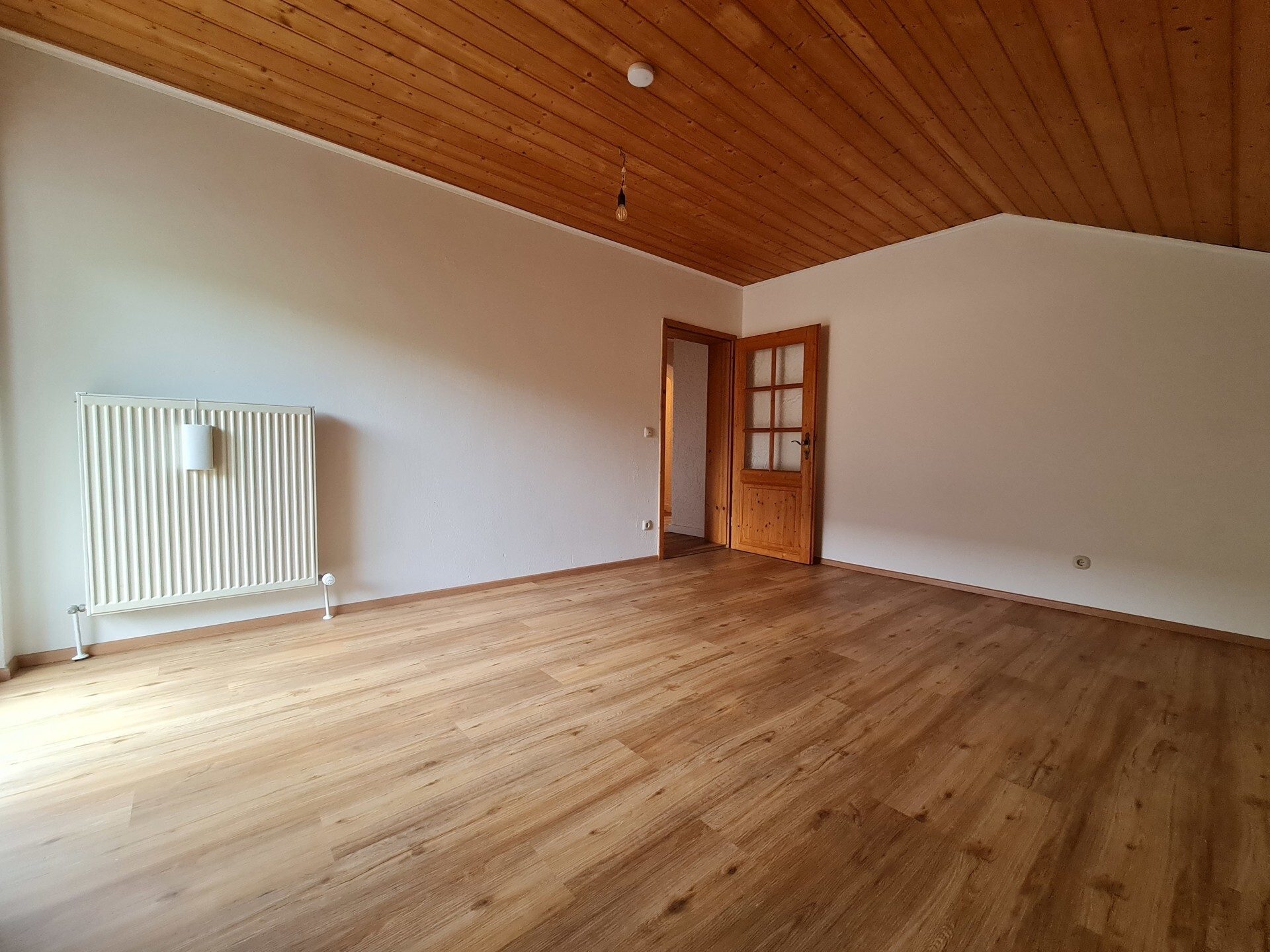 Immobilienangebot - Salzweg / Straßkirchen - Alle - Tolles Wohnhaus mit Traumgarten vor den Toren Passaus. Familienglück oder Kapitalanlage oder beides?