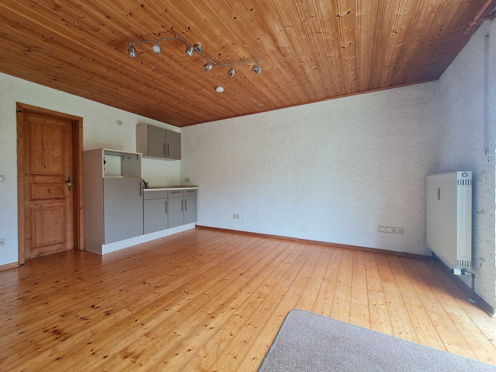 Immobilienangebot - Salzweg / Straßkirchen - Alle - Tolles Wohnhaus mit Traumgarten vor den Toren Passaus. Familienglück oder Kapitalanlage oder beides?
