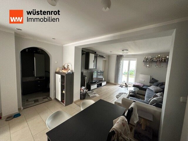 Immobilienangebot - Miesbach - Alle - Provisionsfrei für Käufer! 4 Zi.-EG-Wohnung, ca. 89m² Wfl., eigener Garten, eigener Eingang!