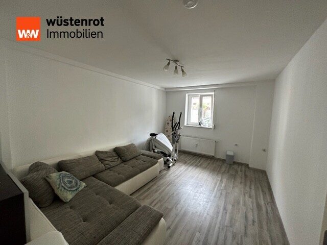 Immobilienangebot - Miesbach - Alle - Provisionsfrei für Käufer! 4 Zi.-EG-Wohnung, ca. 89m² Wfl., eigener Garten, eigener Eingang!