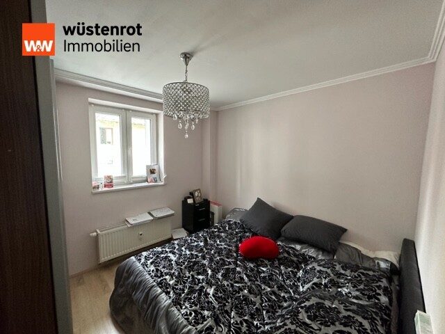 Immobilienangebot - Miesbach - Alle - Provisionsfrei für Käufer! 4 Zi.-EG-Wohnung, ca. 89m² Wfl., eigener Garten, eigener Eingang!