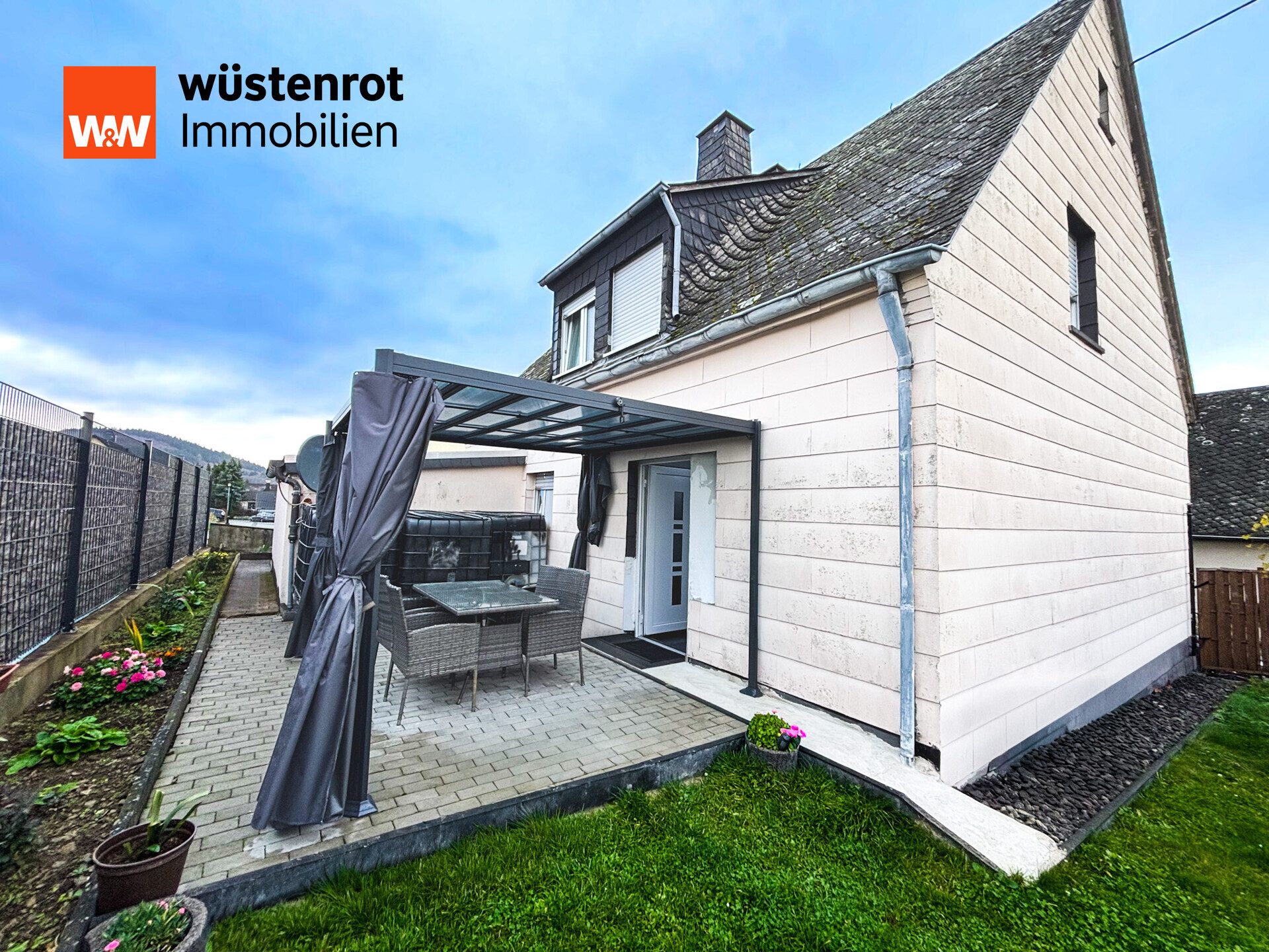 Immobilienangebot - Ettringen - Alle - Gepflegtes Einfamilienhaus mit großem Garten, Sonnenterrasse und zusätzlichem Grundstück